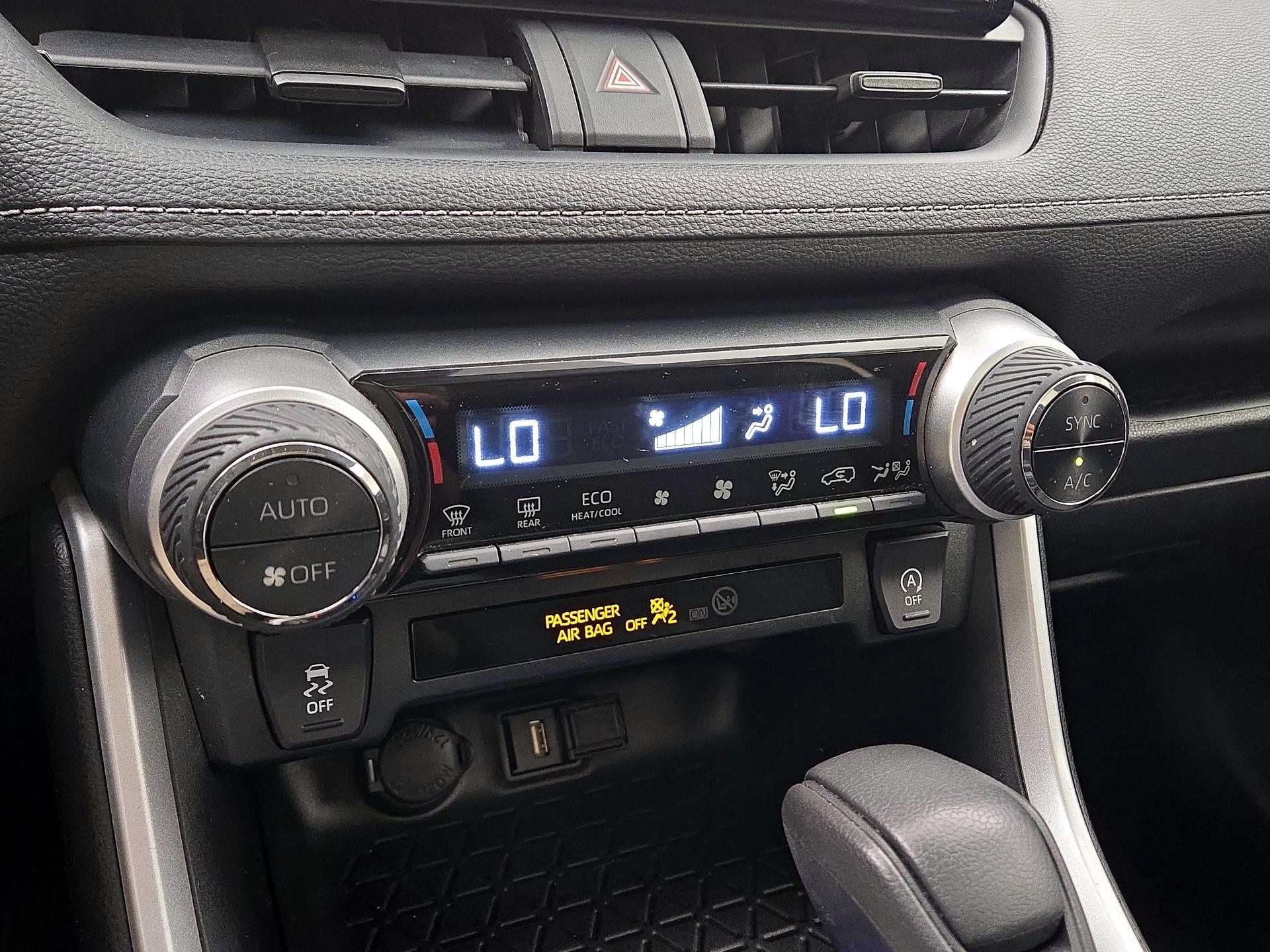 Thumbnail: 2020 Toyota RAV4 - 16