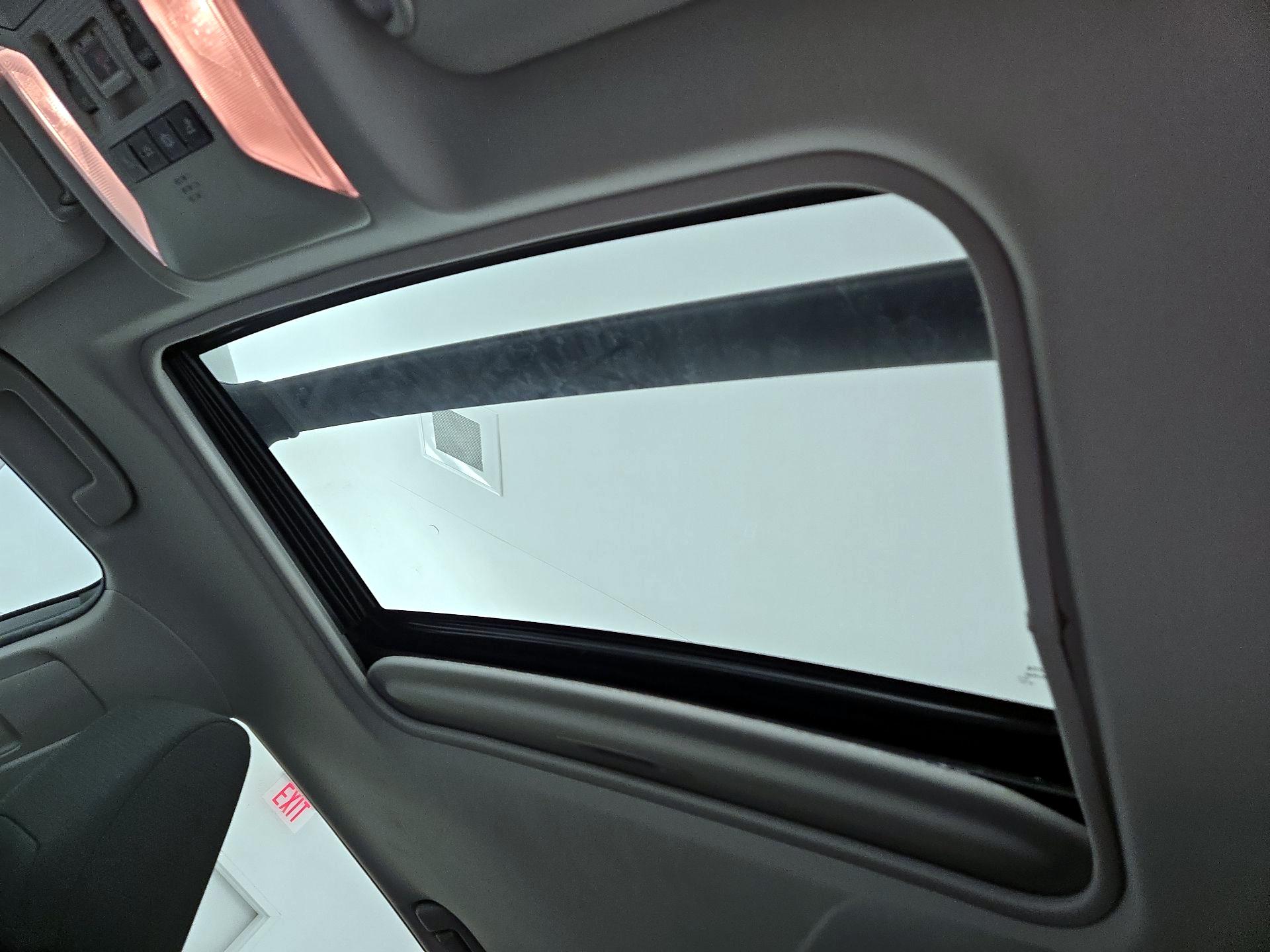 Thumbnail: 2020 Toyota RAV4 - 19