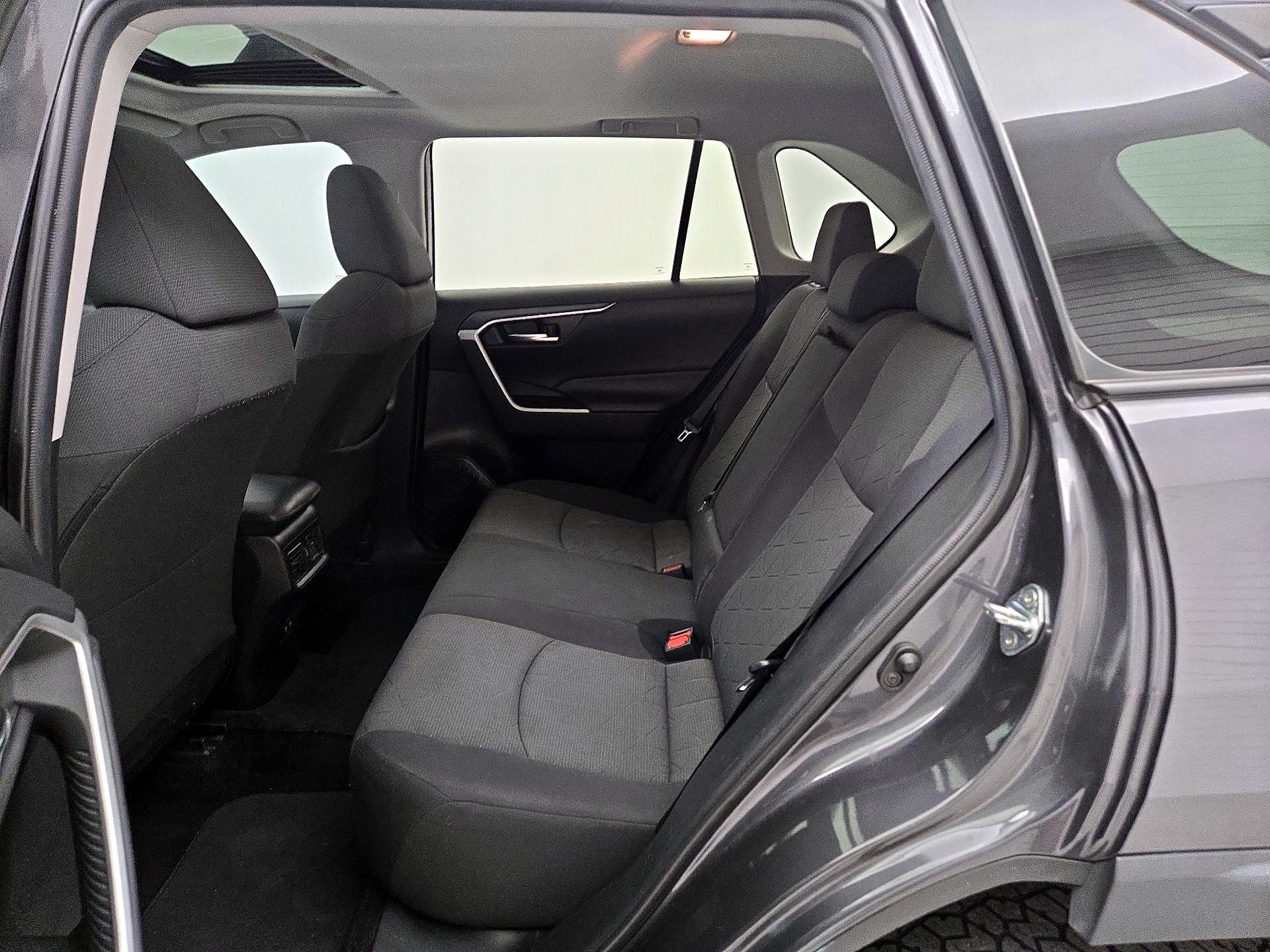 Thumbnail: 2020 Toyota RAV4 - 20
