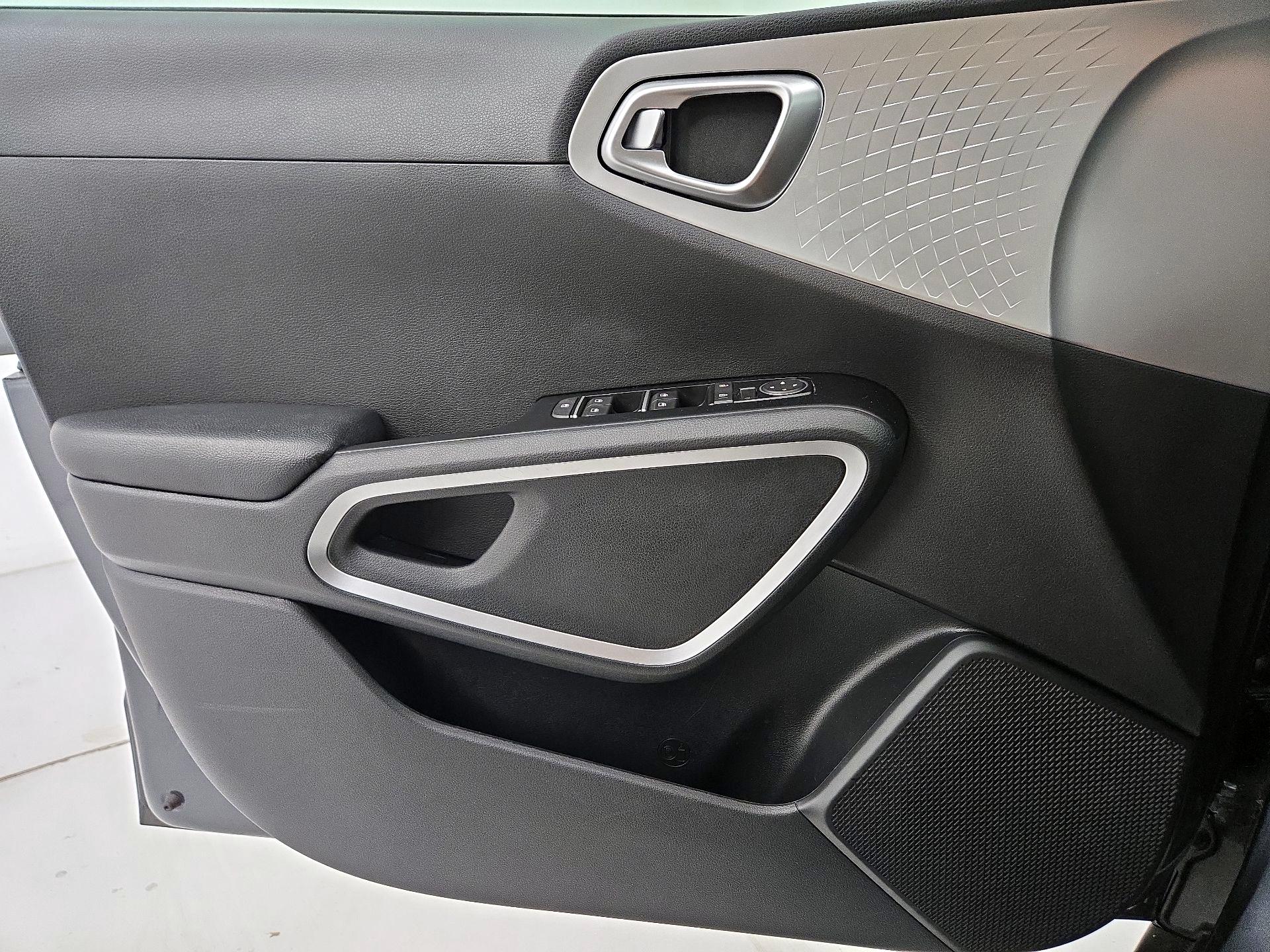 Thumbnail: 2020 Kia Soul - 12