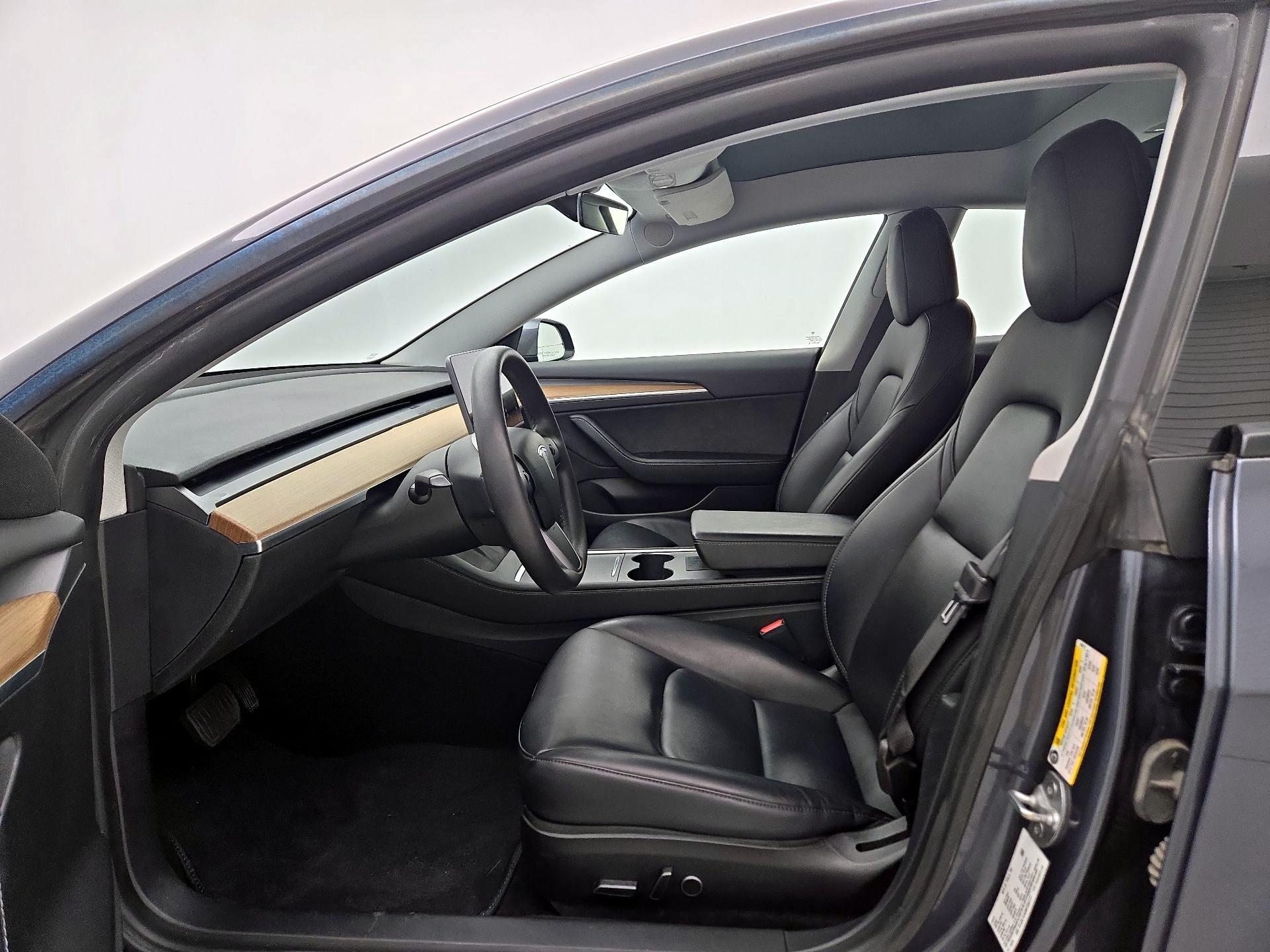 Thumbnail: 2021 Tesla Model 3 - 11