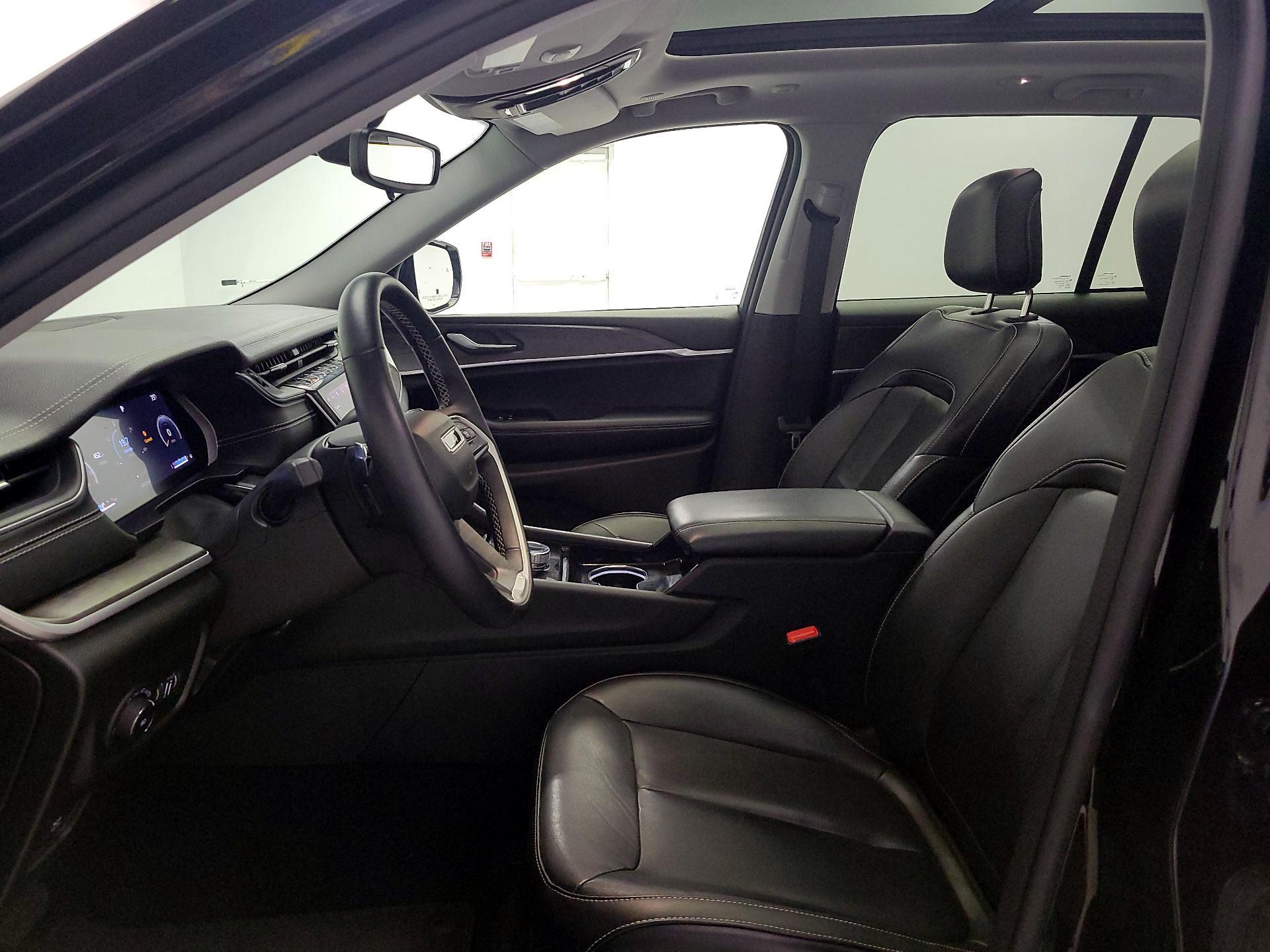 Thumbnail: 2022 Jeep Grand Cherokee - 11
