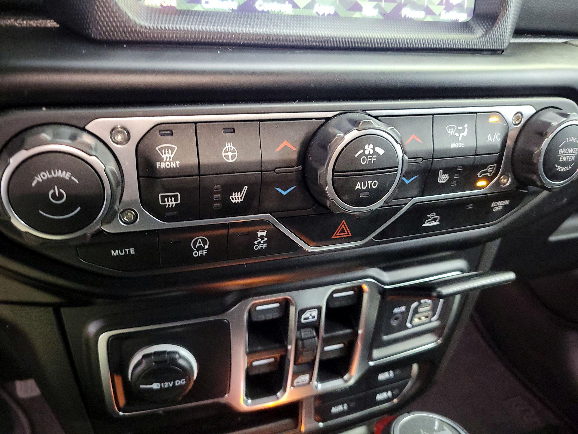 Thumbnail: 2022 Jeep Wrangler - 17