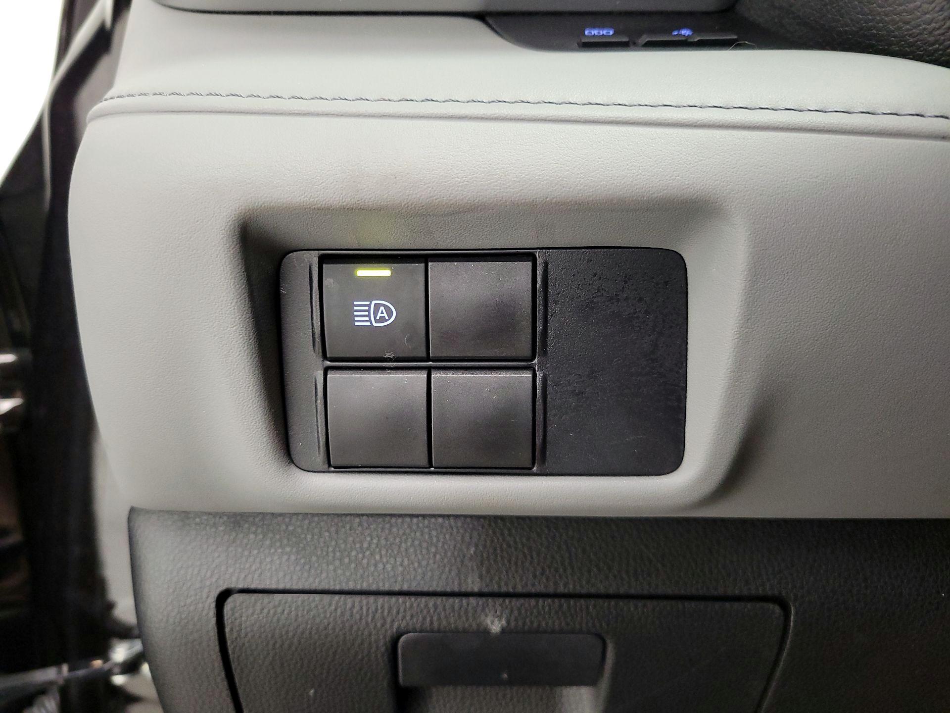 Thumbnail: 2021 Toyota Highlander - 13