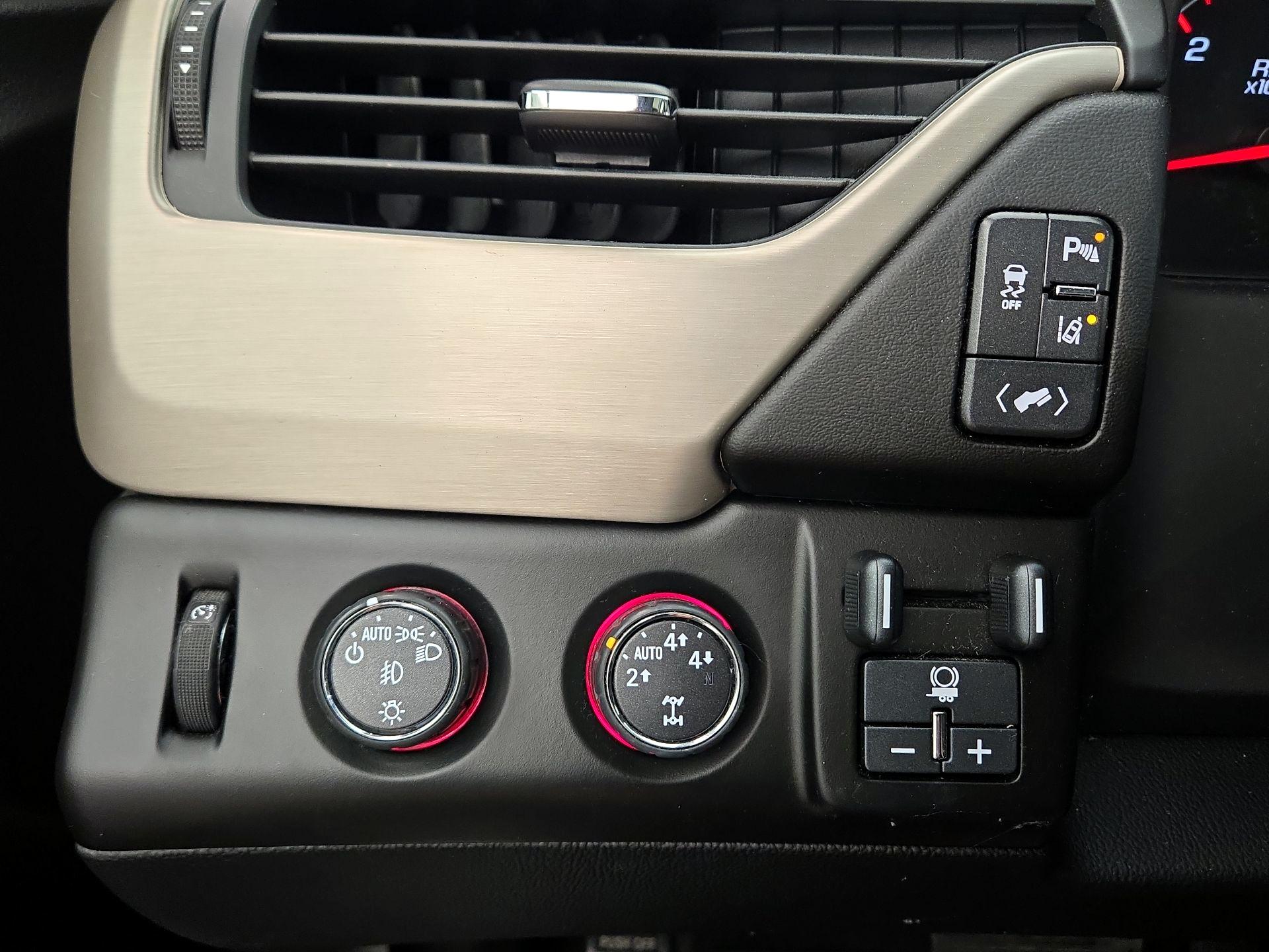 Thumbnail: 2015 GMC Yukon - 13