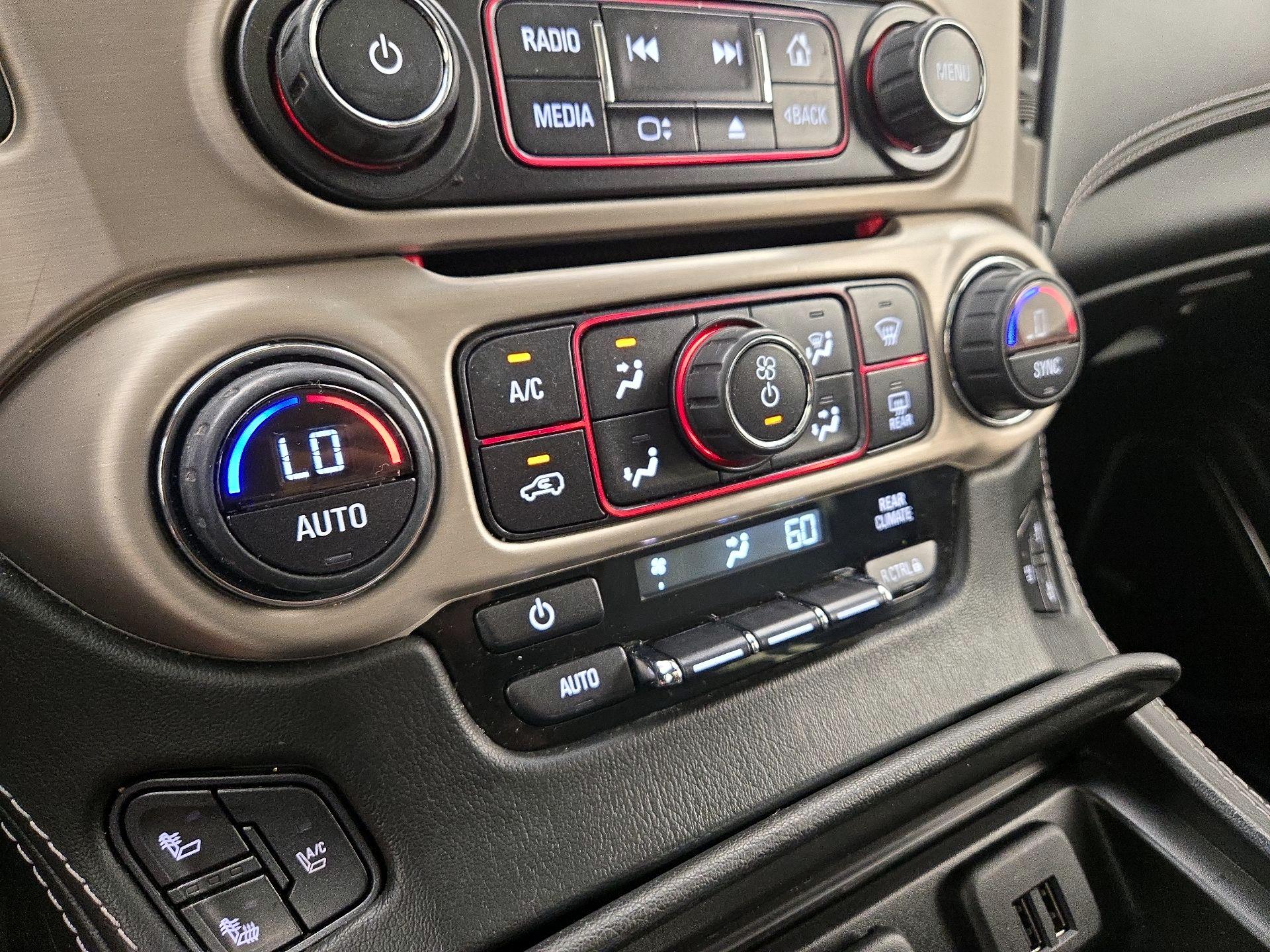 Thumbnail: 2015 GMC Yukon - 17