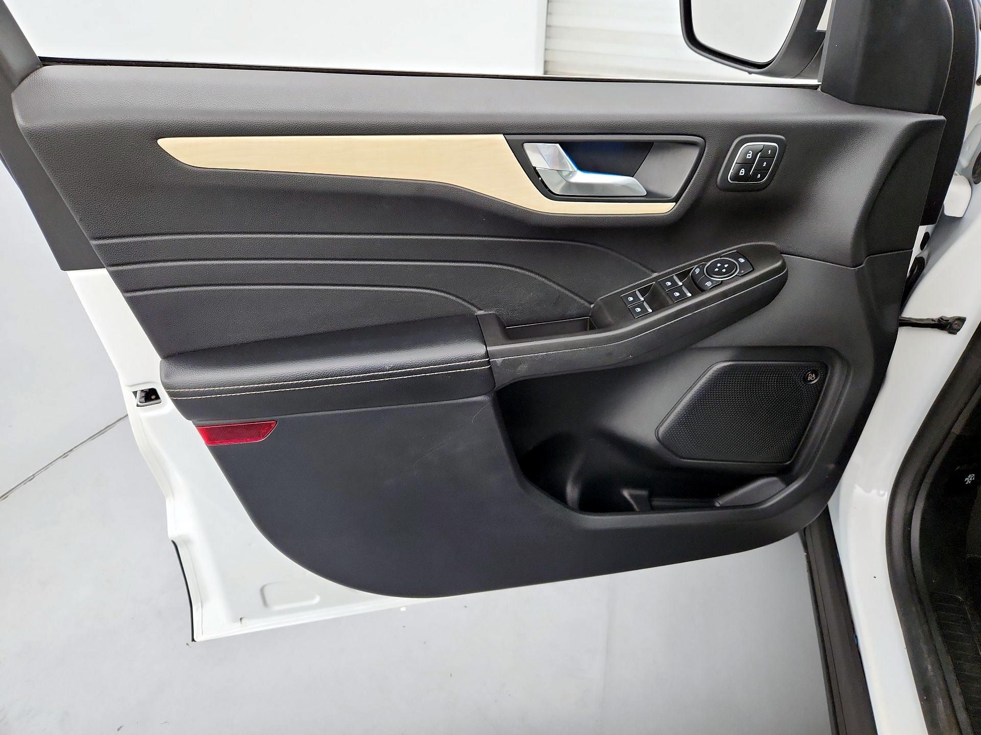 Thumbnail: 2021 Ford Escape - 12