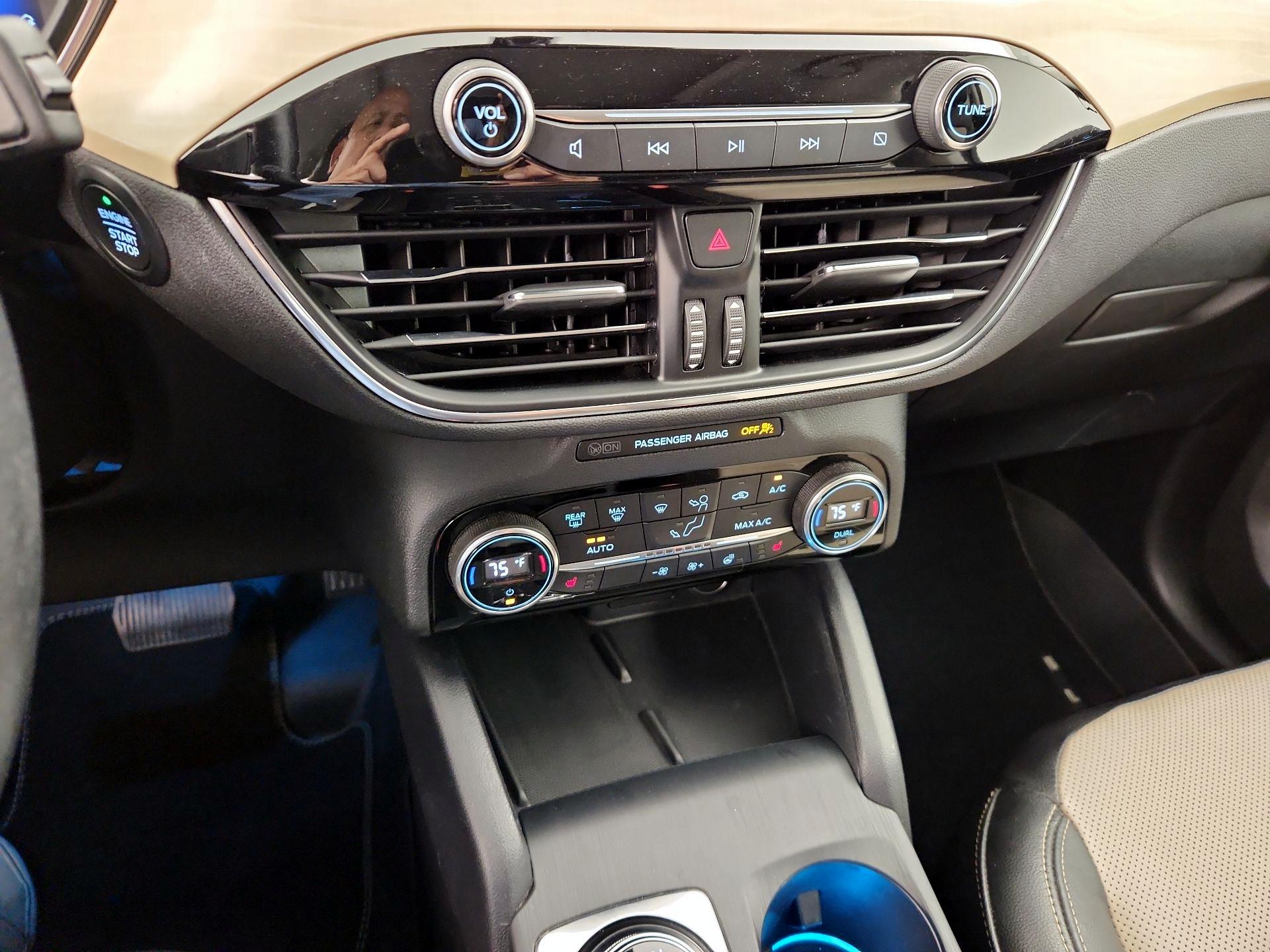 Thumbnail: 2021 Ford Escape - 17