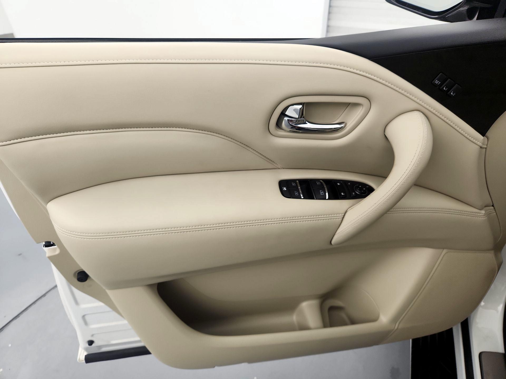 Thumbnail: 2022 INFINITI QX80 - 12