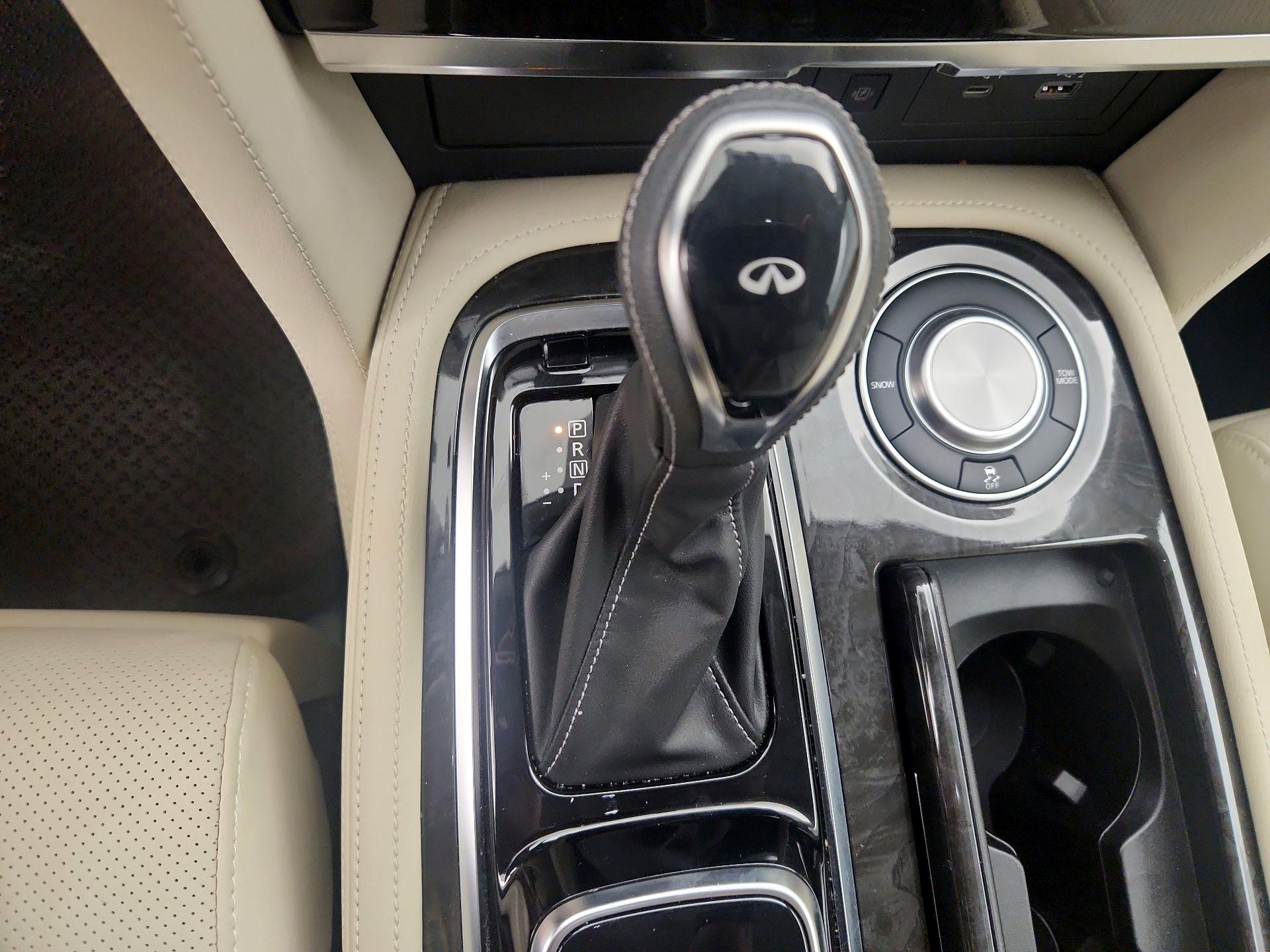 Thumbnail: 2022 INFINITI QX80 - 18