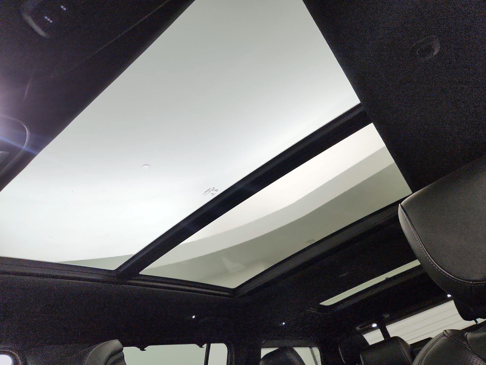 Thumbnail: 2022 Jeep Wagoneer - 20