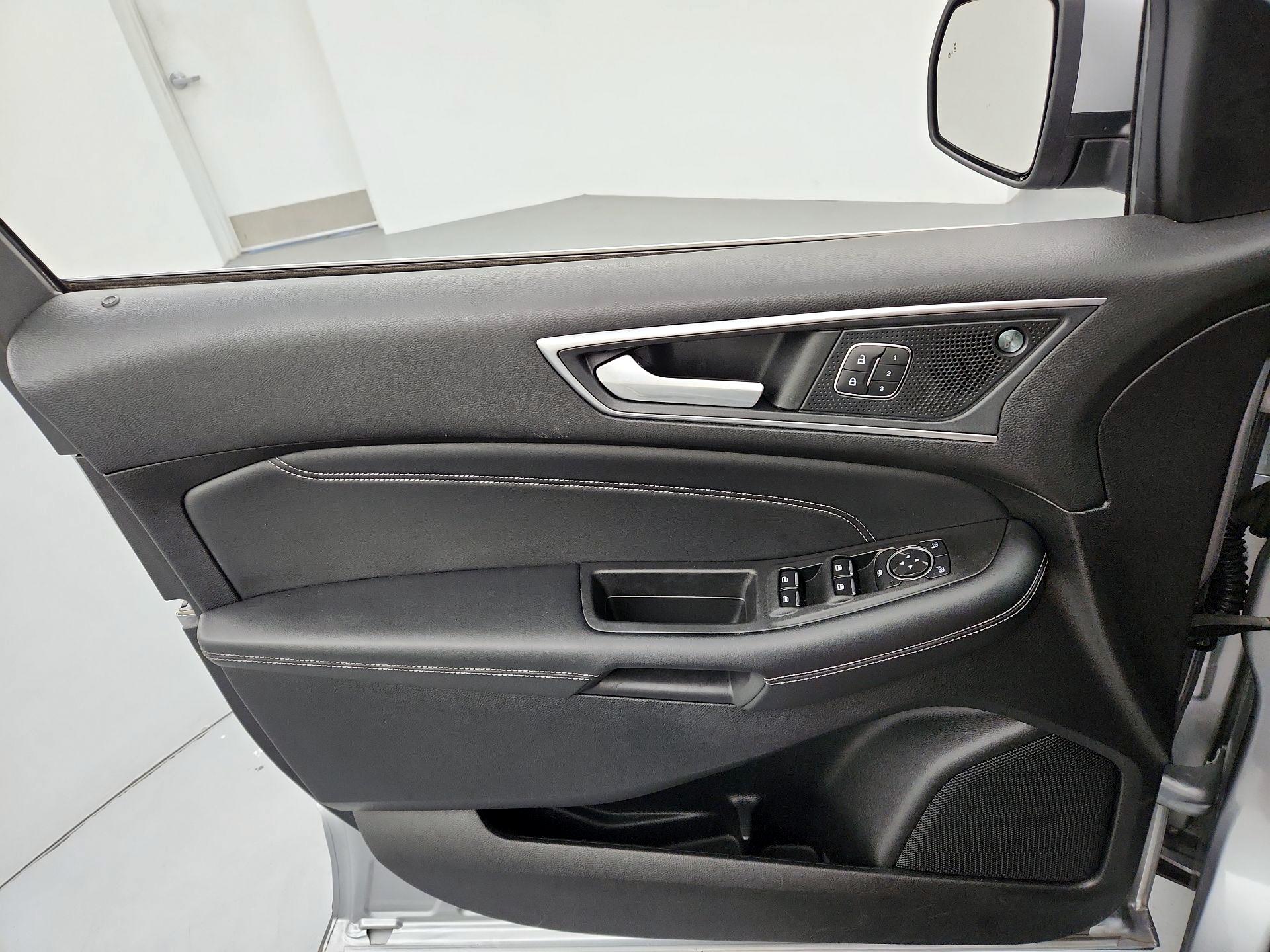Thumbnail: 2022 Ford Edge - 12