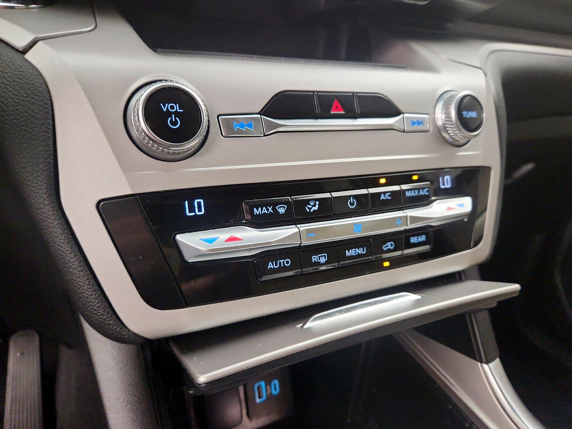Thumbnail: 2020 Ford Explorer - 16