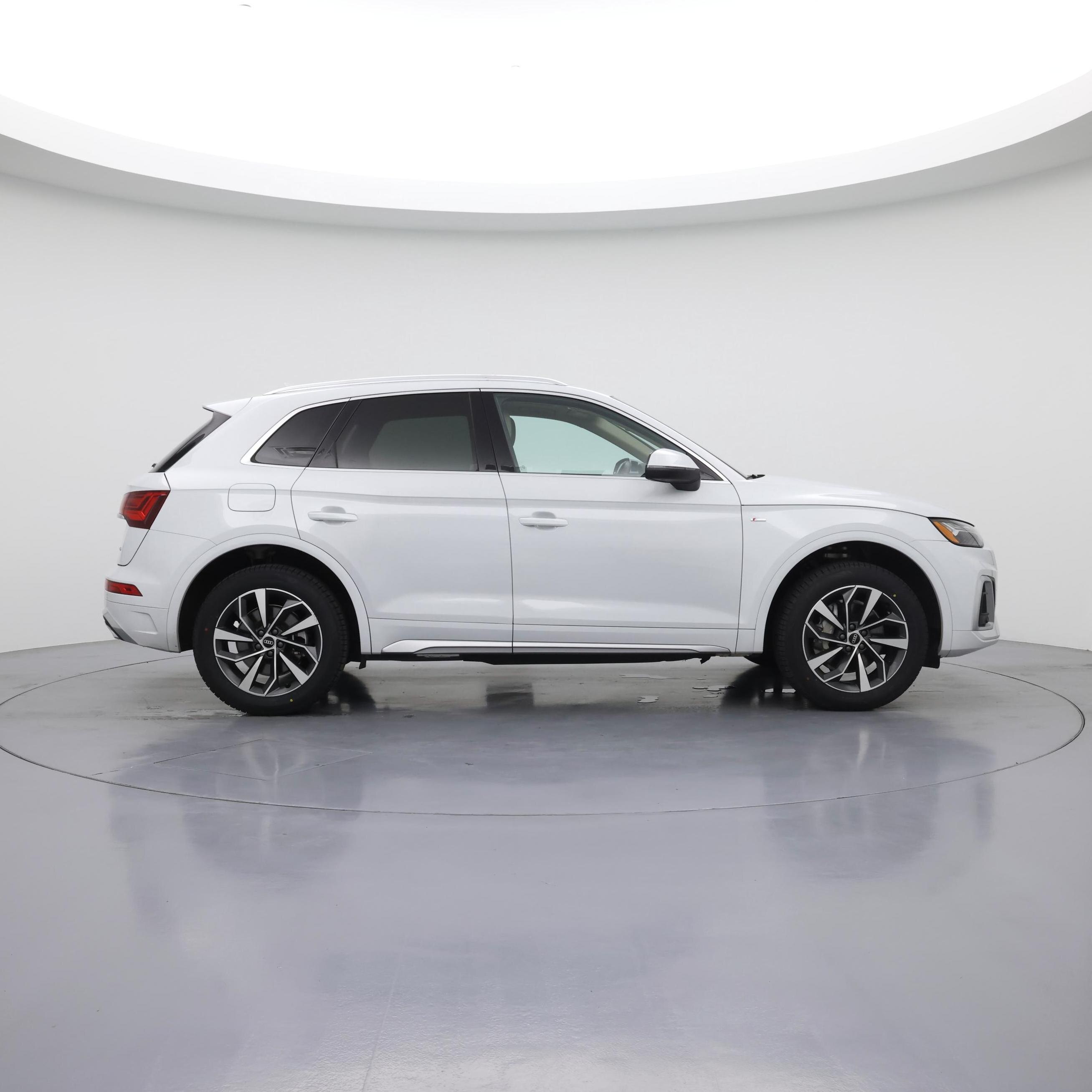 Thumbnail: 2022 Audi Q5 - 7