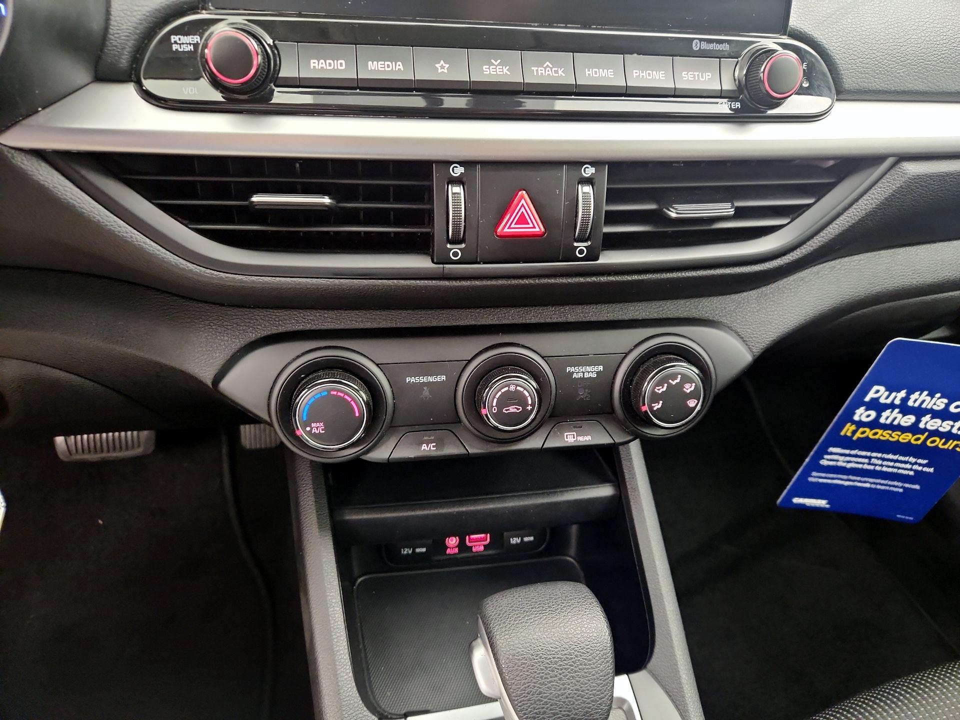 Thumbnail: 2021 Kia Forte - 16