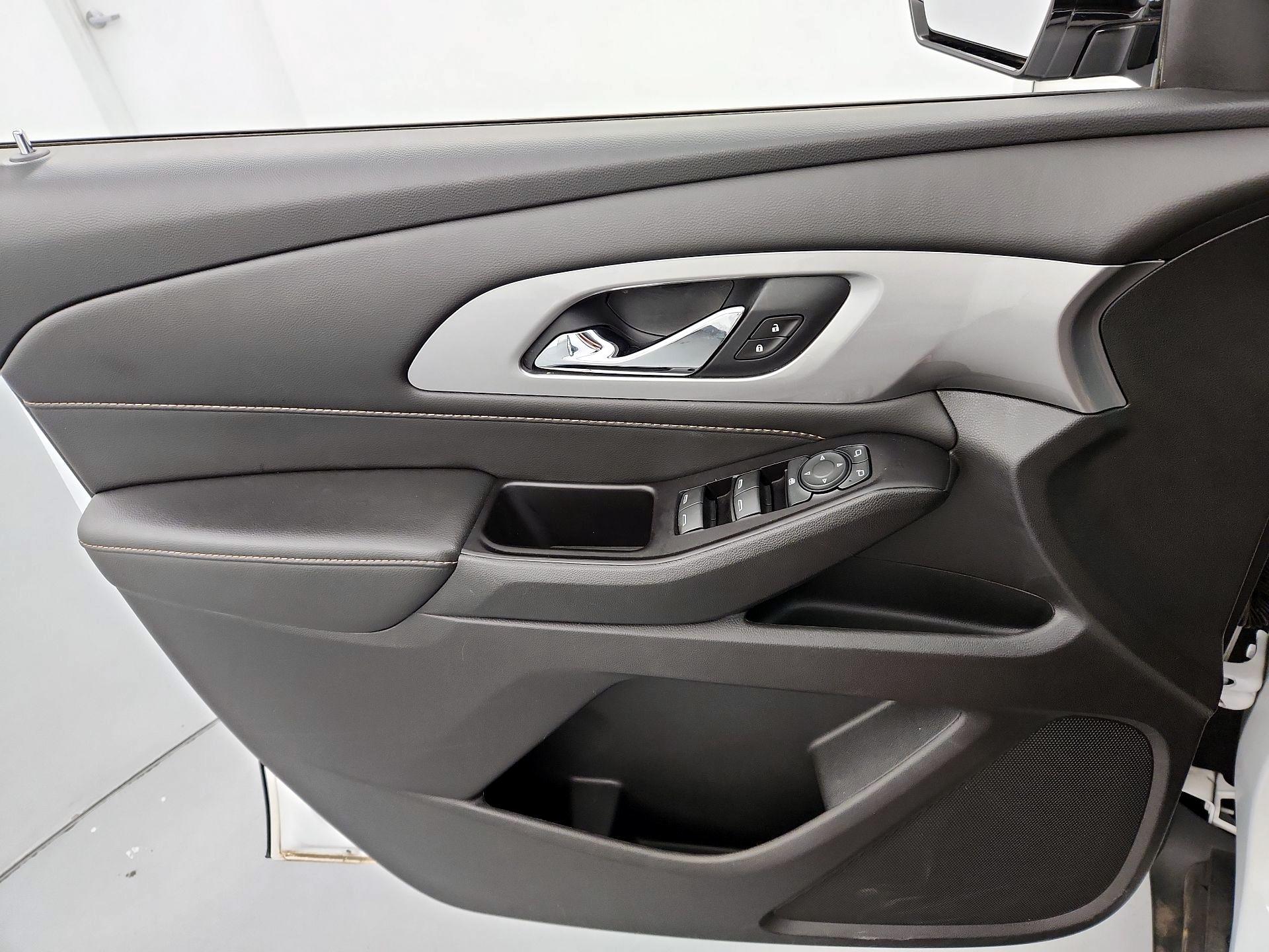 Thumbnail: 2020 Chevrolet Traverse - 12