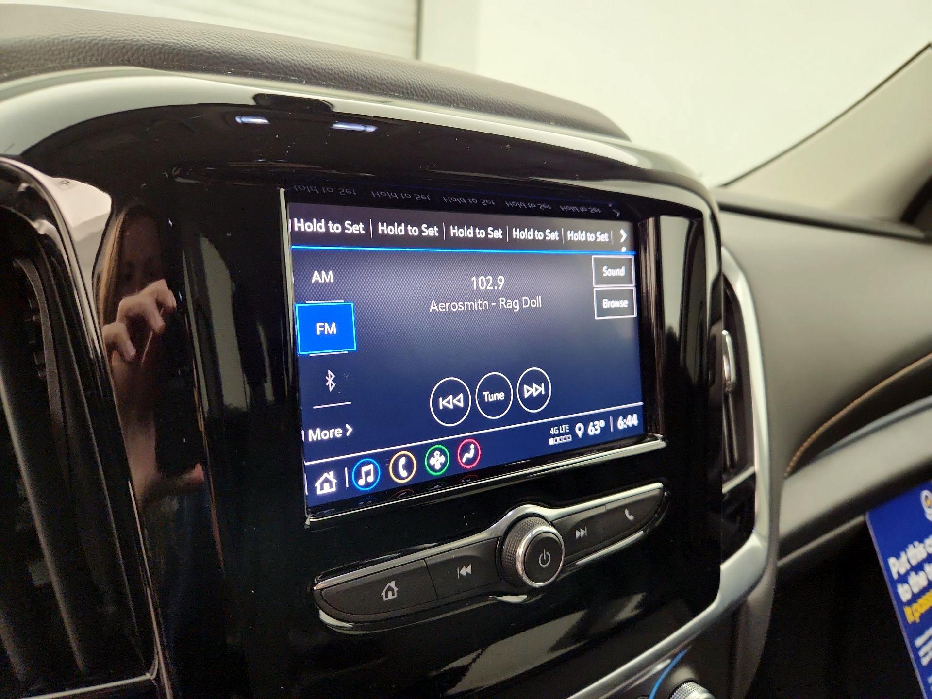 Thumbnail: 2020 Chevrolet Traverse - 15