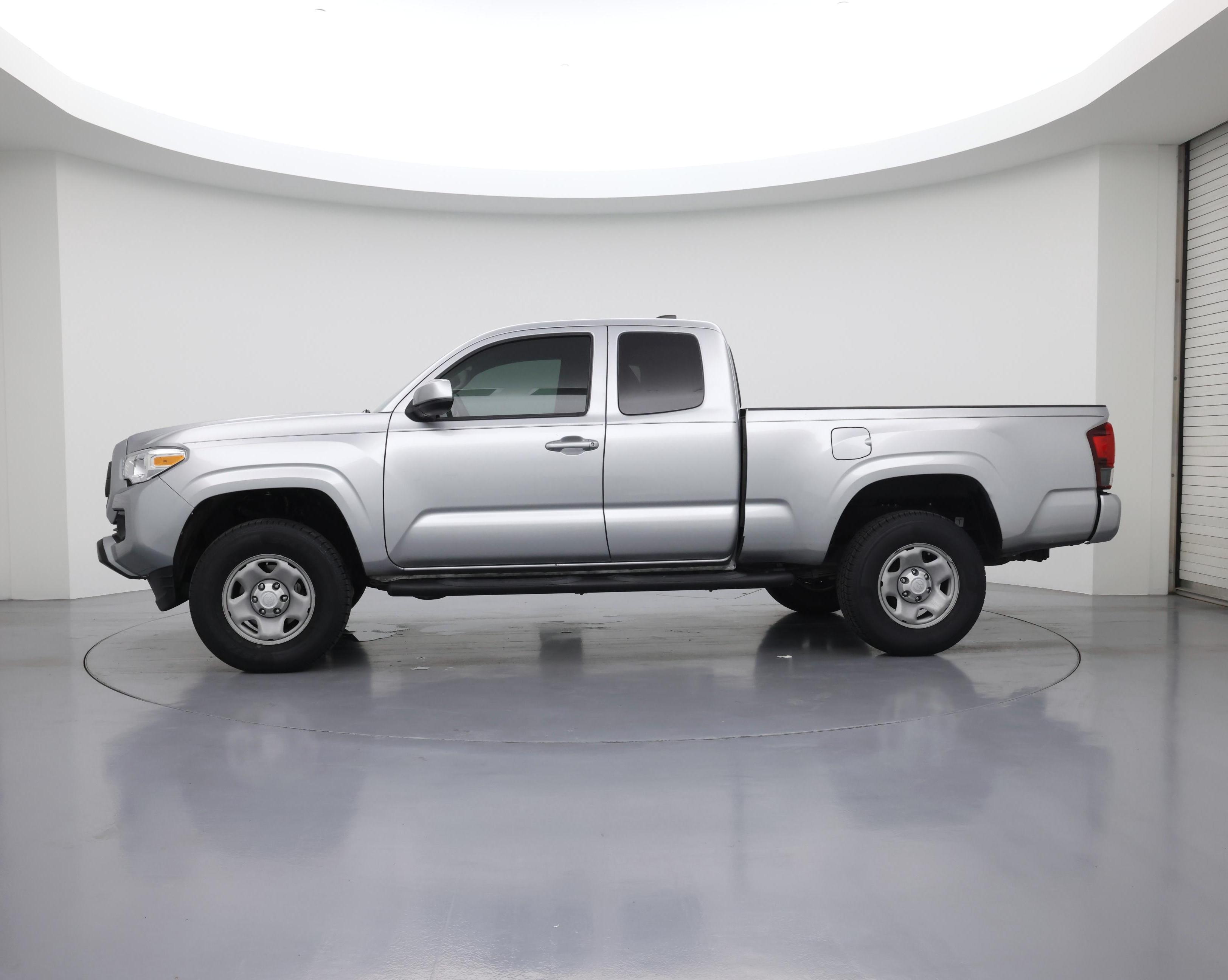 Thumbnail: 2022 Toyota Tacoma - 3