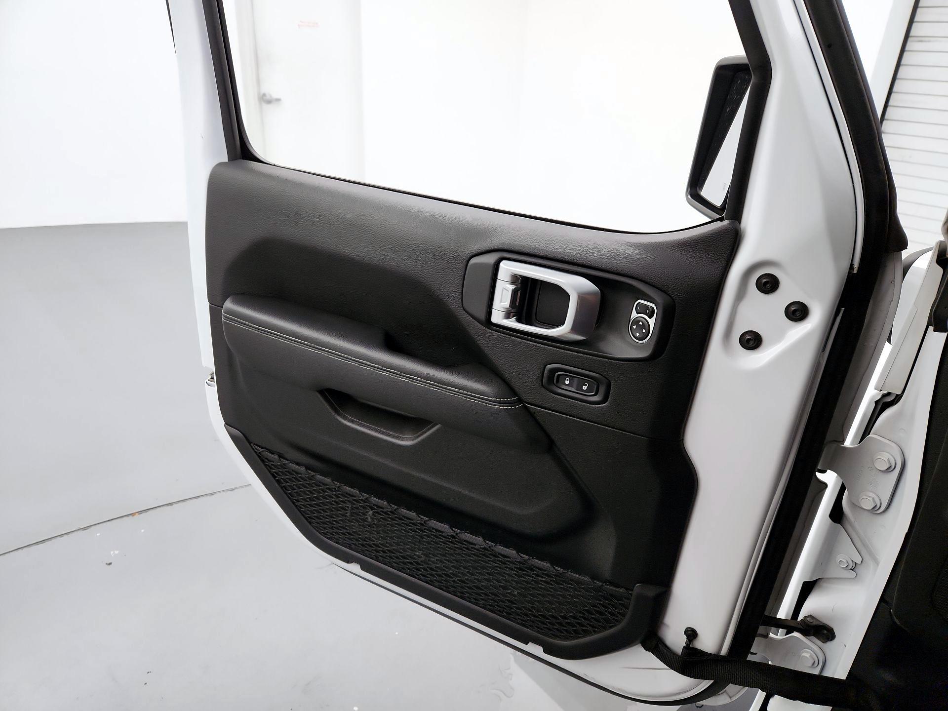 Thumbnail: 2021 Jeep Wrangler - 12