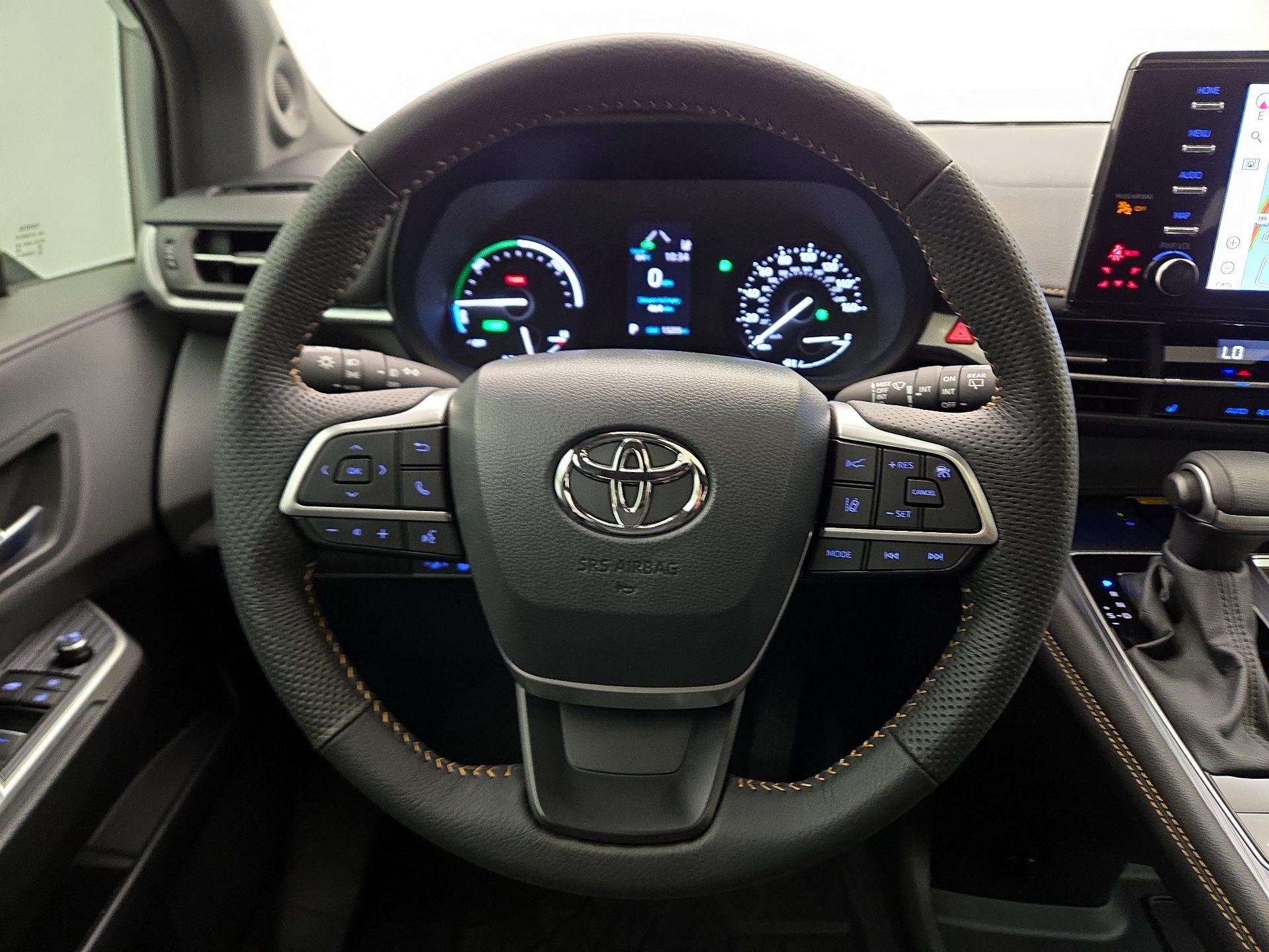 Thumbnail: 2024 Toyota Sienna - 10