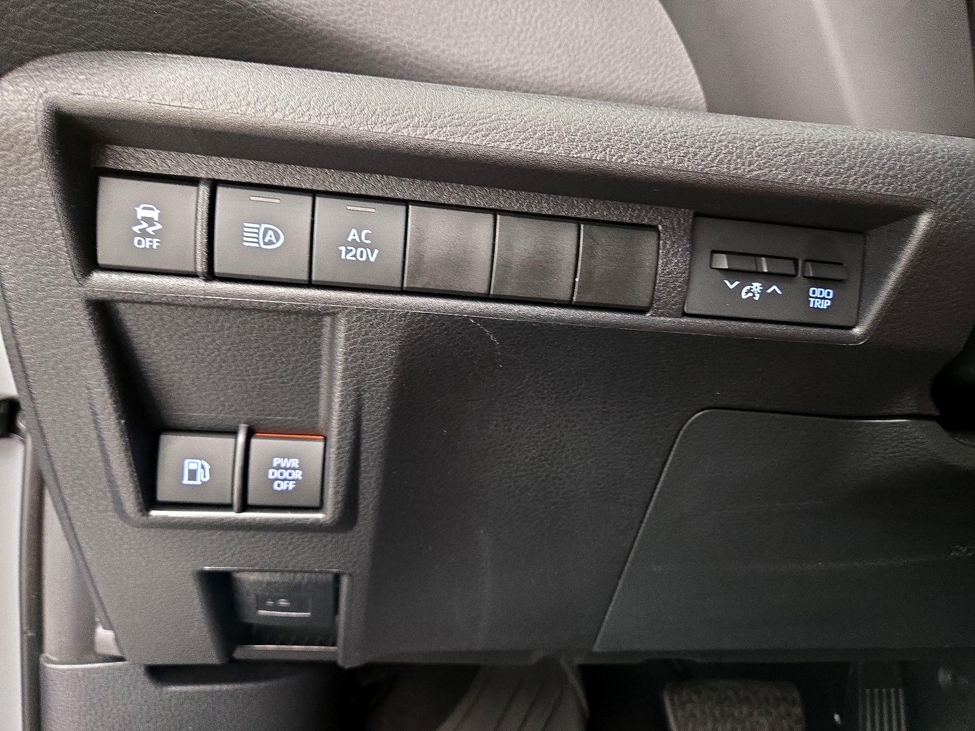 Thumbnail: 2024 Toyota Sienna - 13