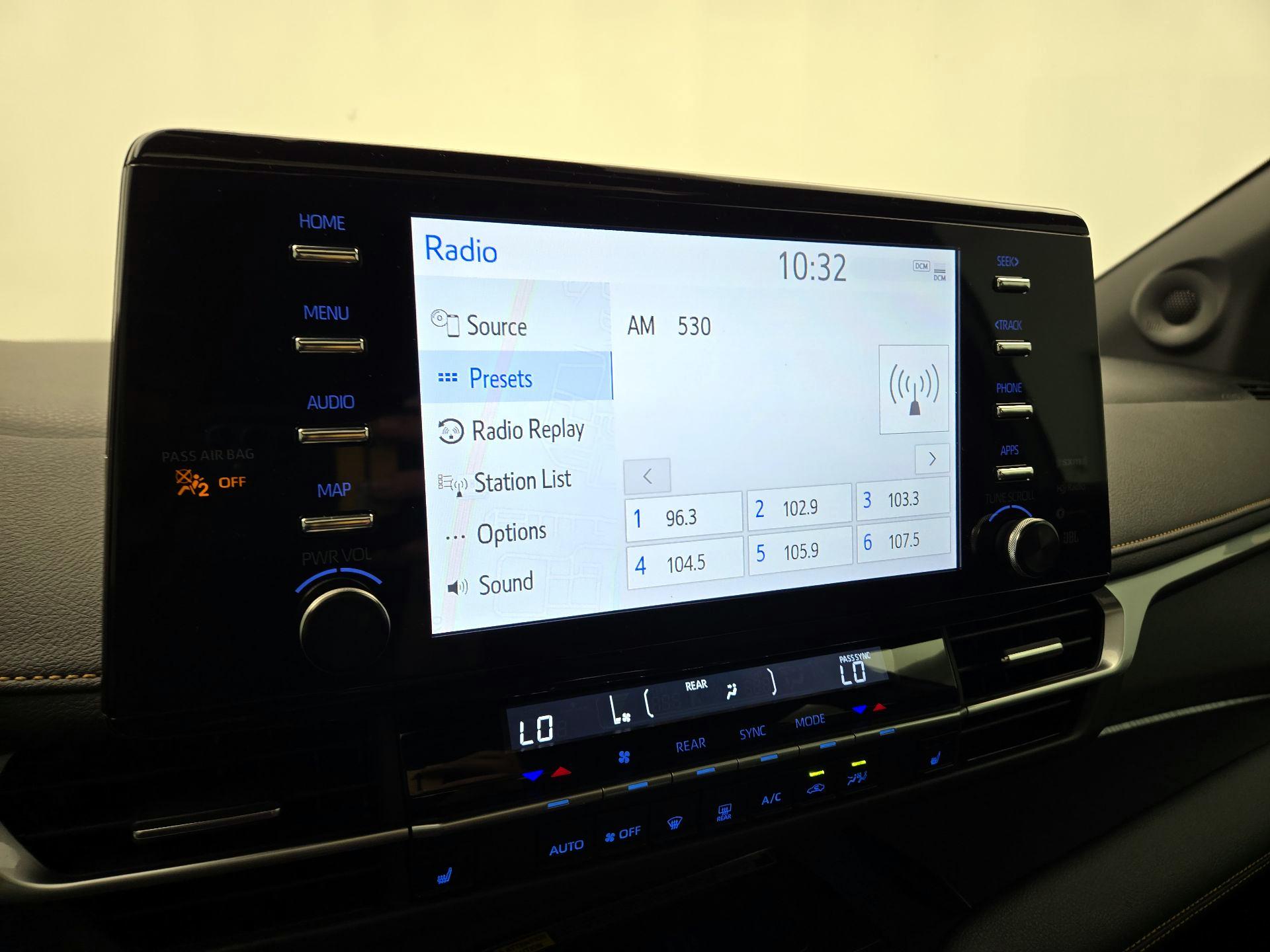 Thumbnail: 2024 Toyota Sienna - 16