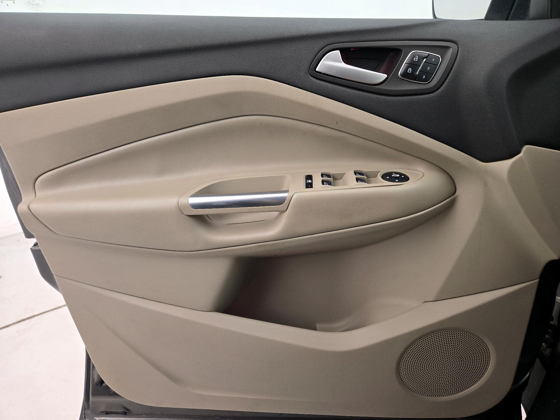 Thumbnail: 2016 Ford Escape - 12