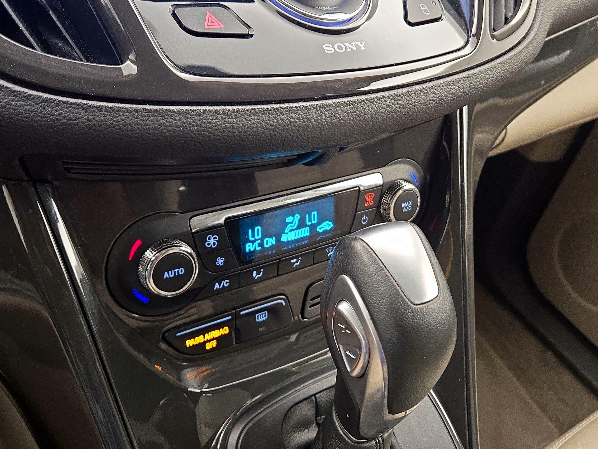 Thumbnail: 2016 Ford Escape - 15