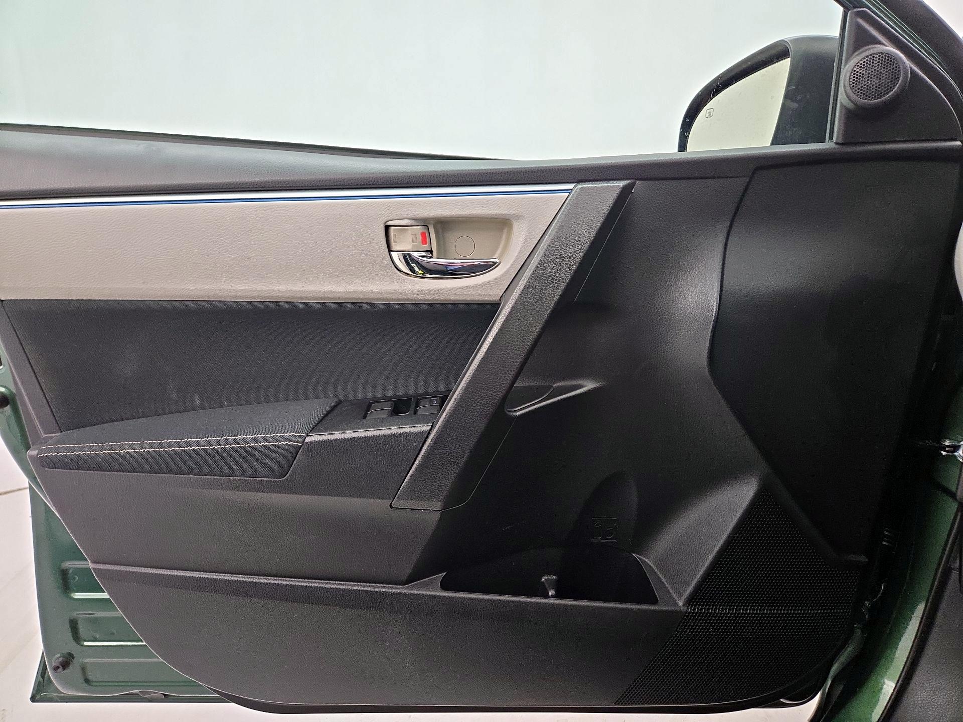 Thumbnail: 2016 Toyota Corolla - 12