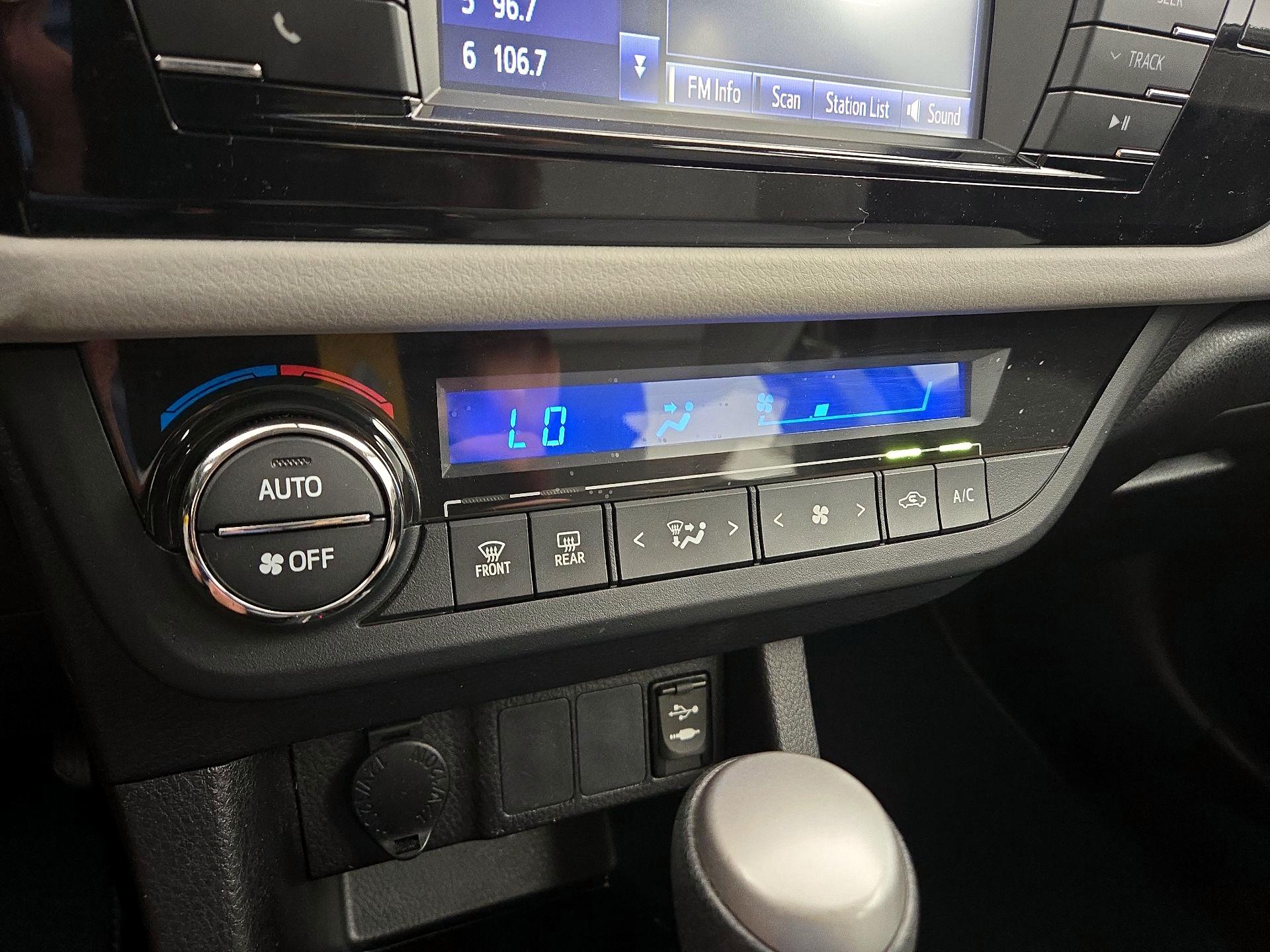 Thumbnail: 2016 Toyota Corolla - 16