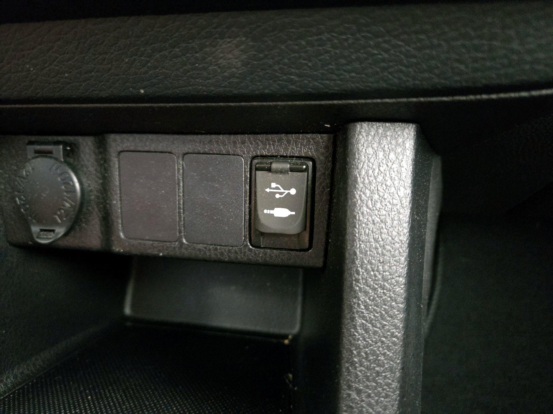 Thumbnail: 2016 Toyota Corolla - 18