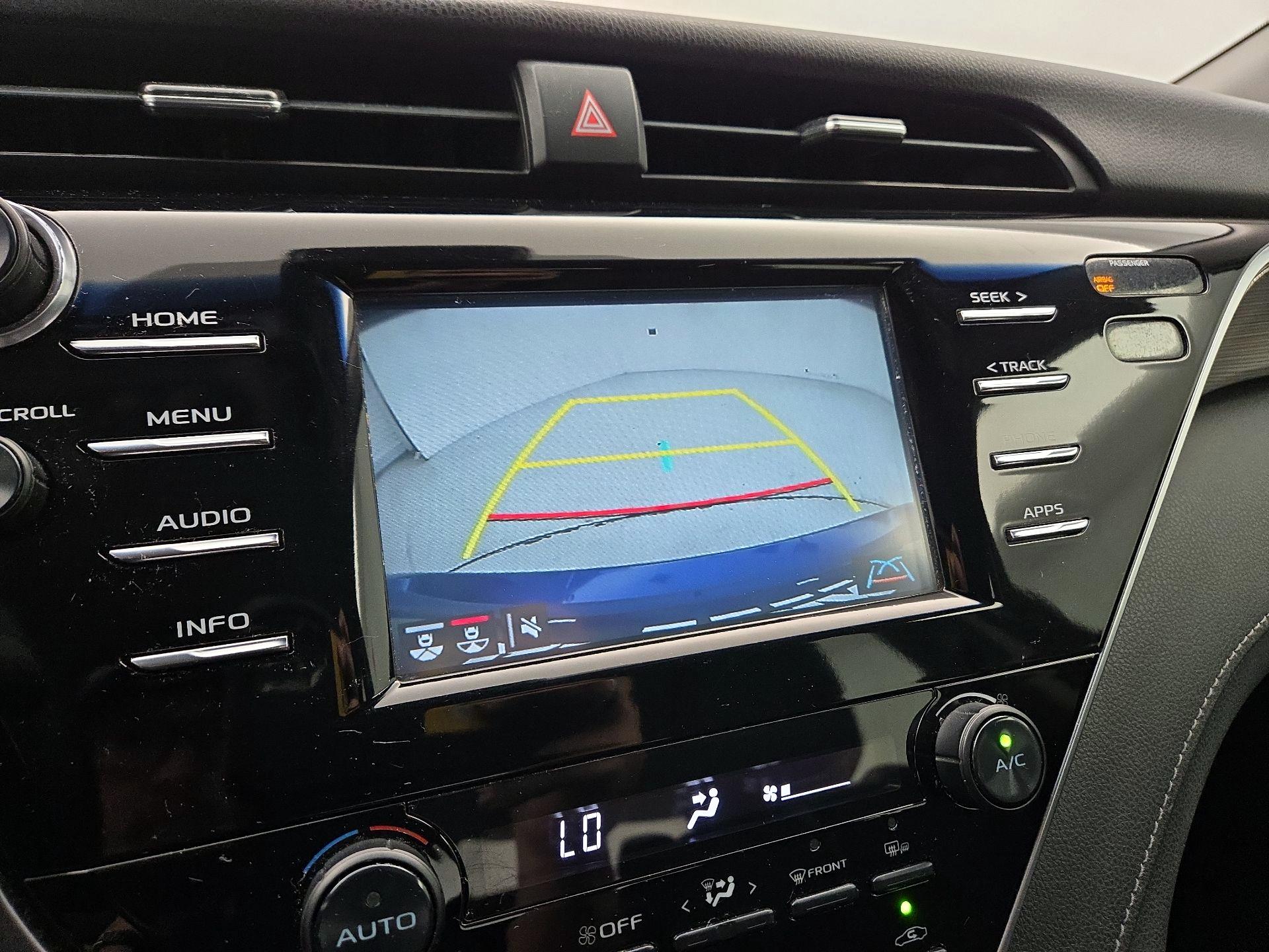 Thumbnail: 2018 Toyota Camry - 14