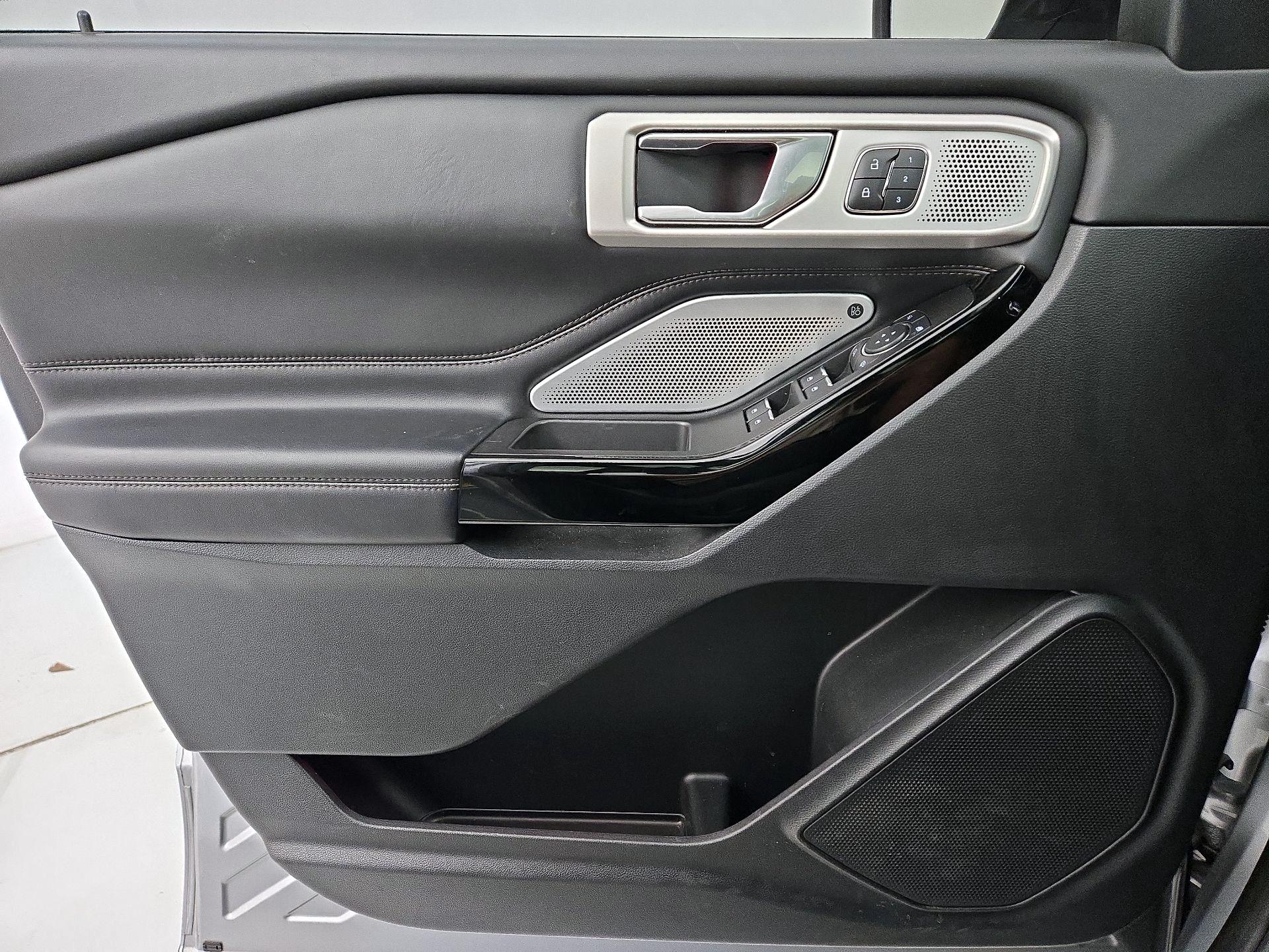 Thumbnail: 2021 Ford Explorer - 12