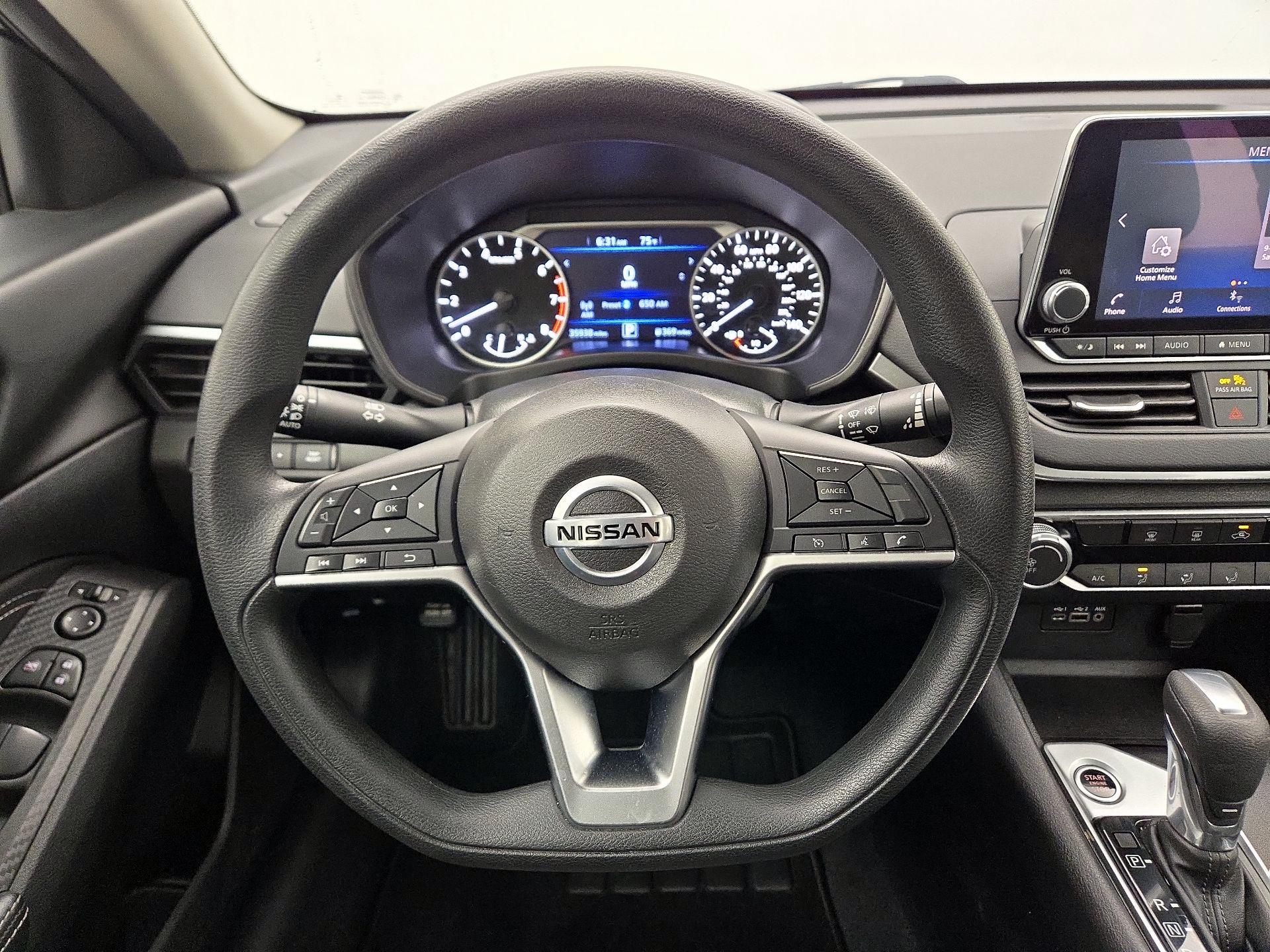 Thumbnail: 2020 Nissan Altima - 10