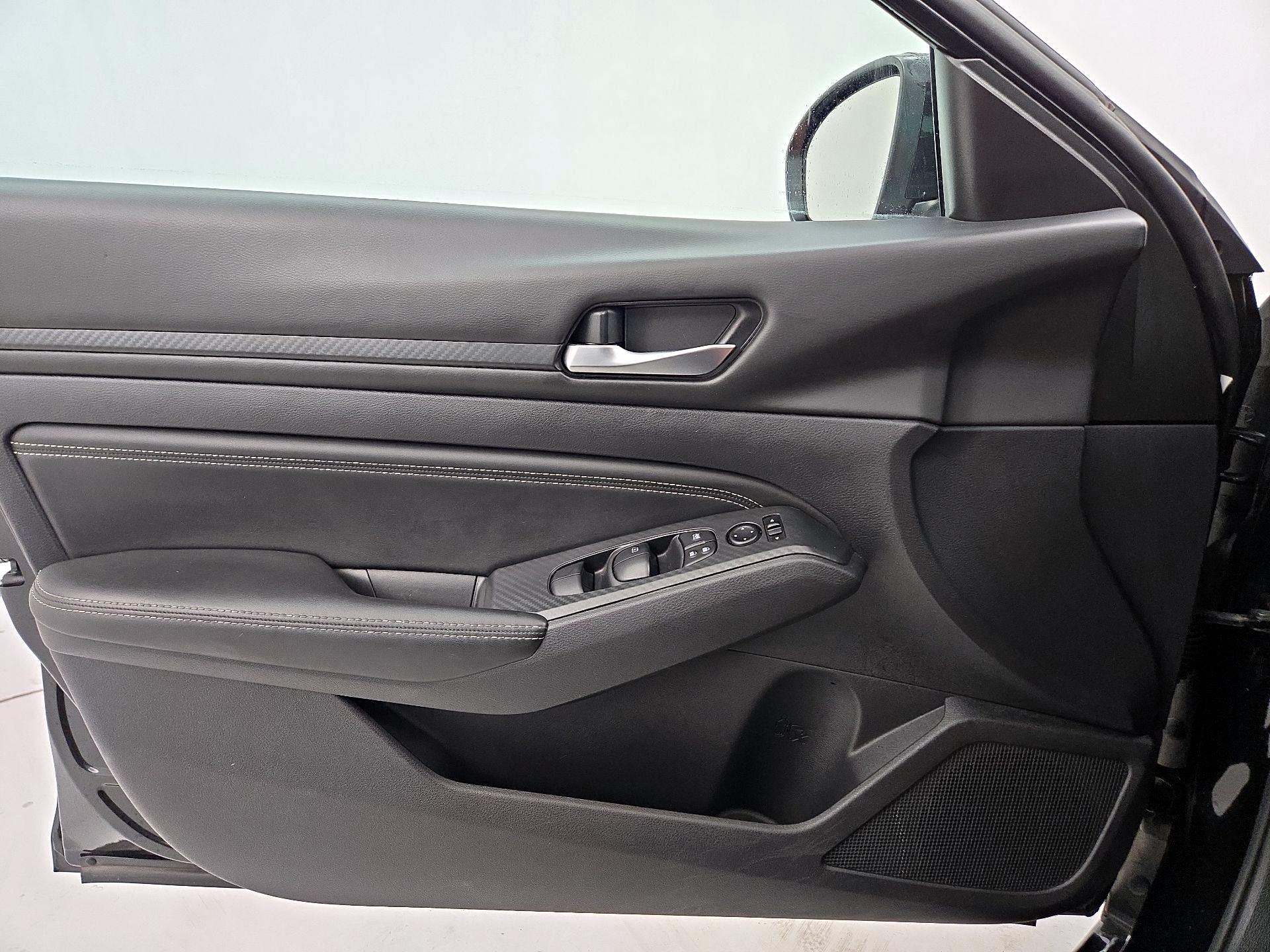 Thumbnail: 2020 Nissan Altima - 12