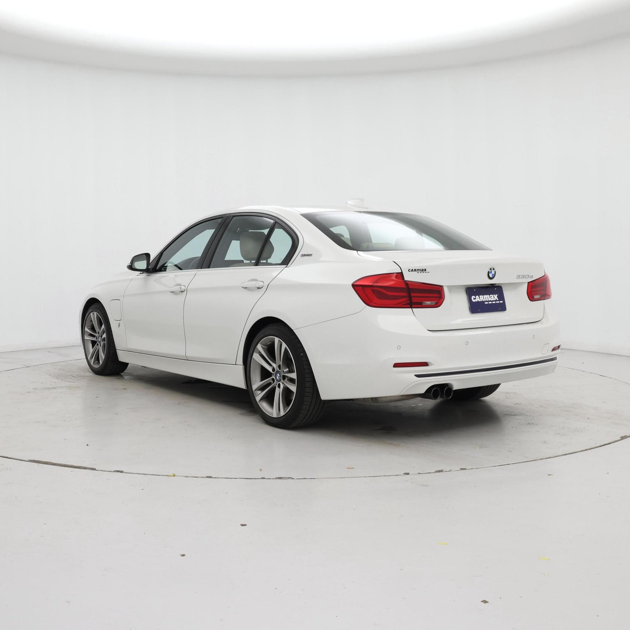 Thumbnail: 2017 BMW 3 Series - 2