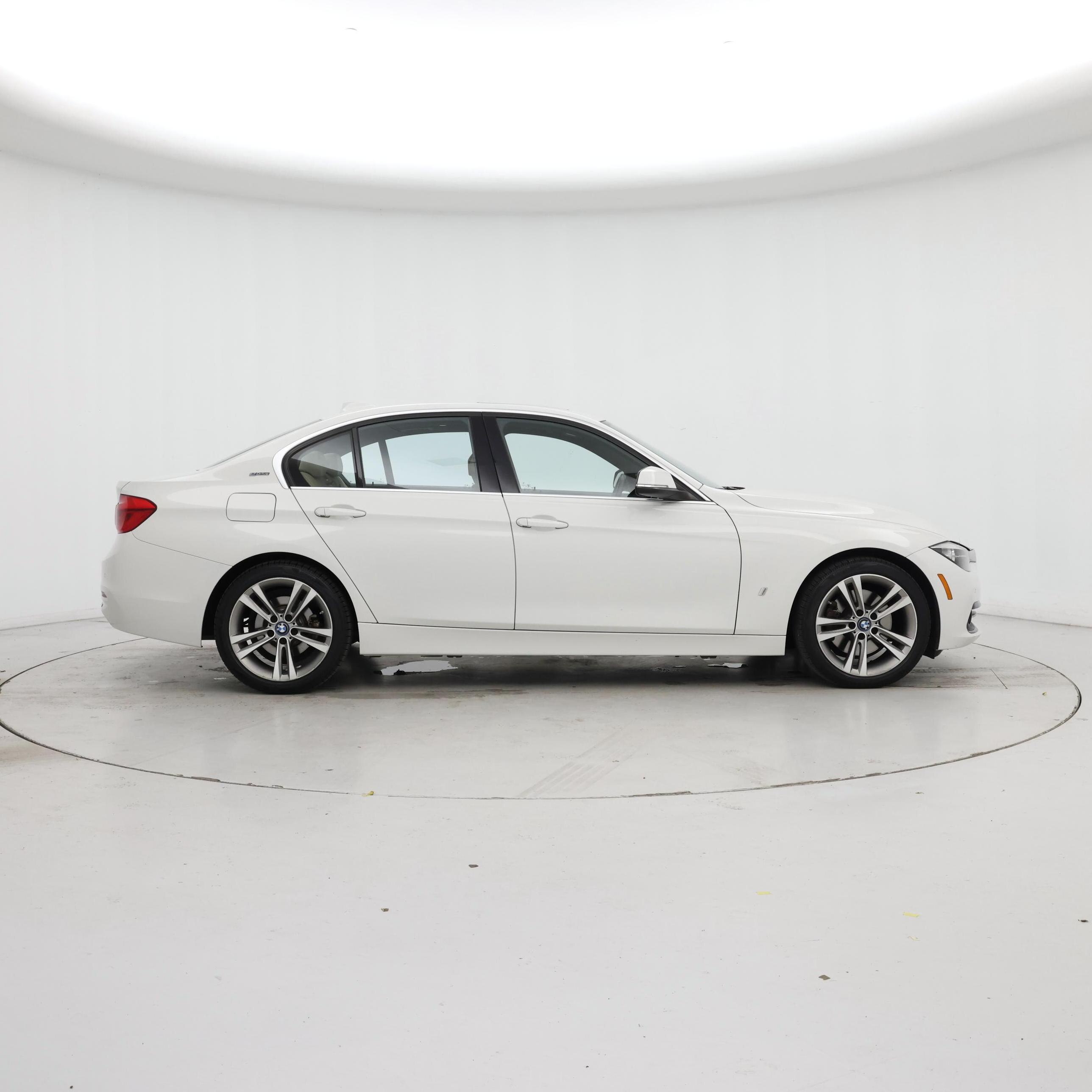 Thumbnail: 2017 BMW 3 Series - 7