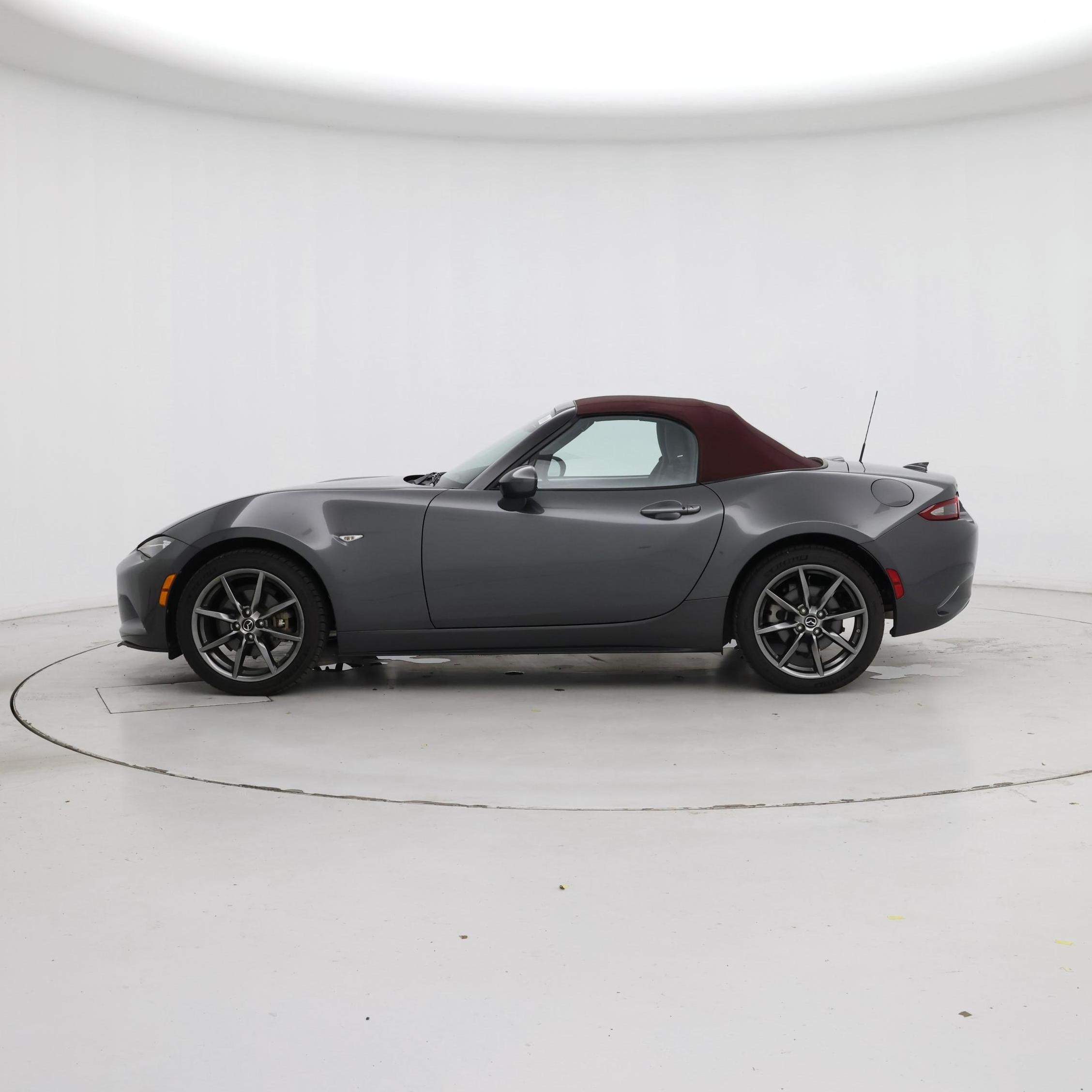 Thumbnail: 2018 Mazda MX-5 Miata - 3
