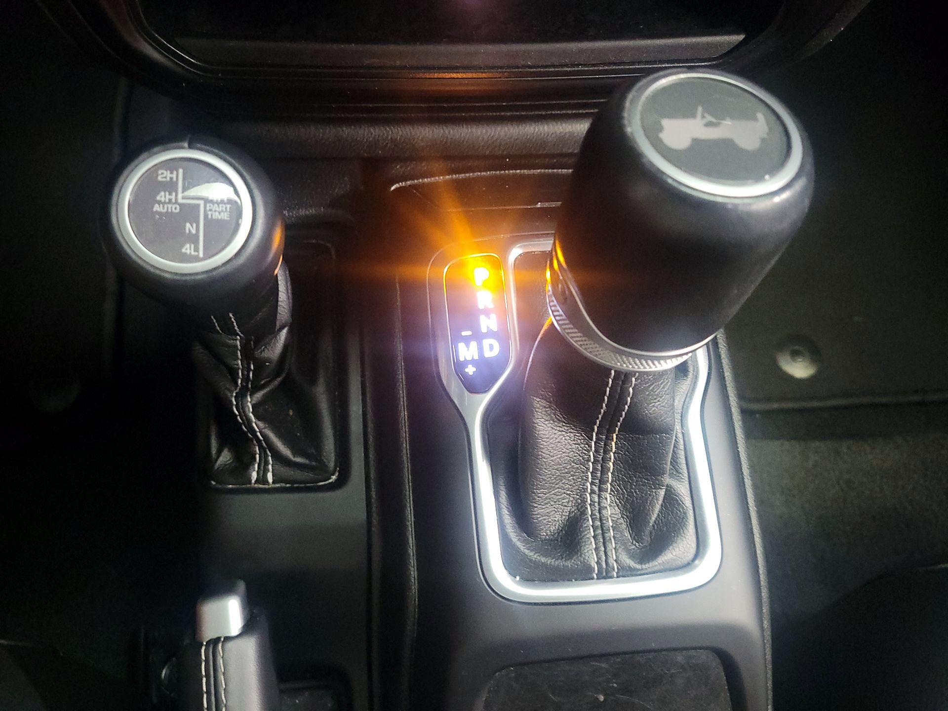 Thumbnail: 2022 Jeep Wrangler - 18