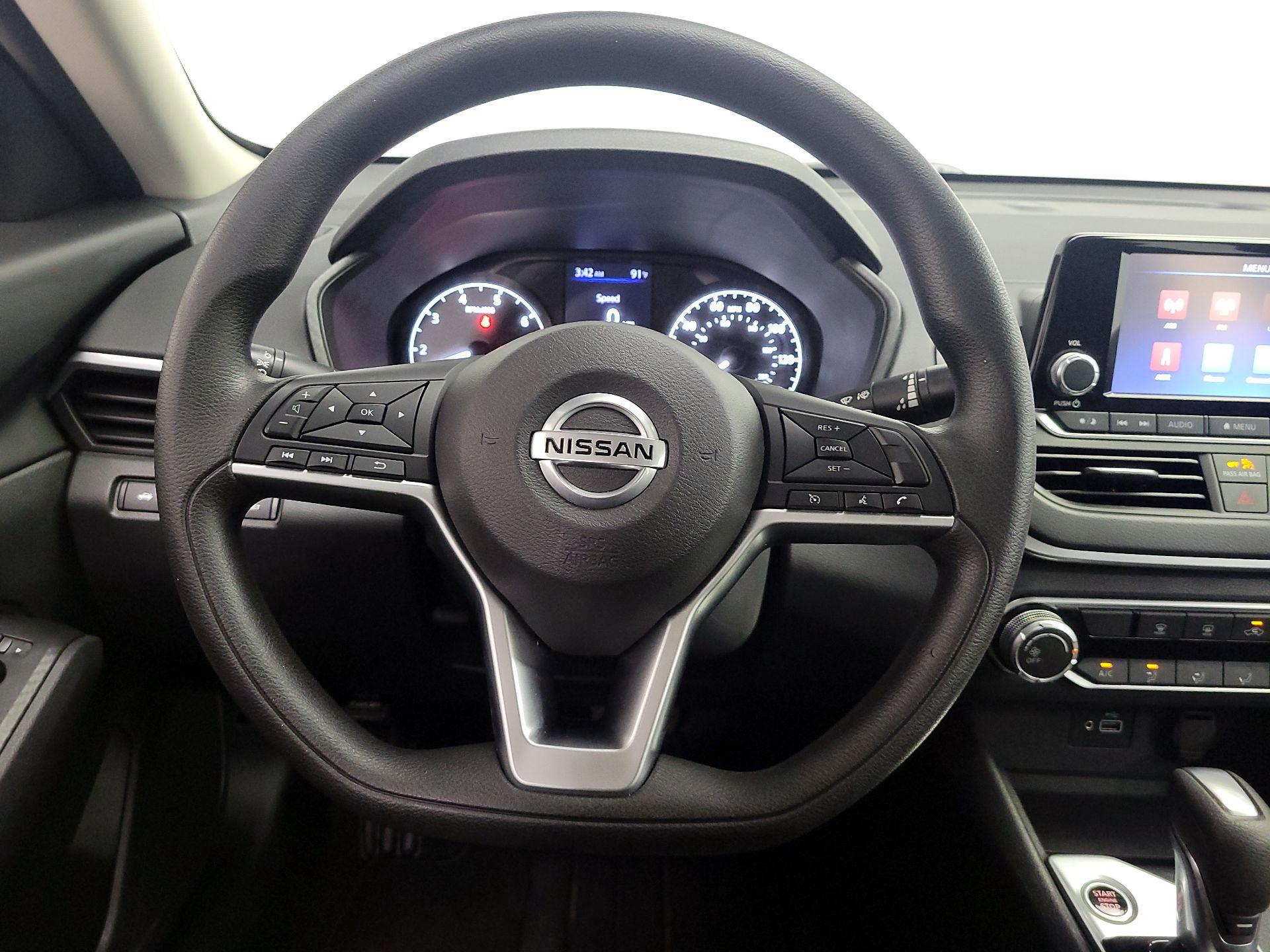 Thumbnail: 2022 Nissan Altima - 10