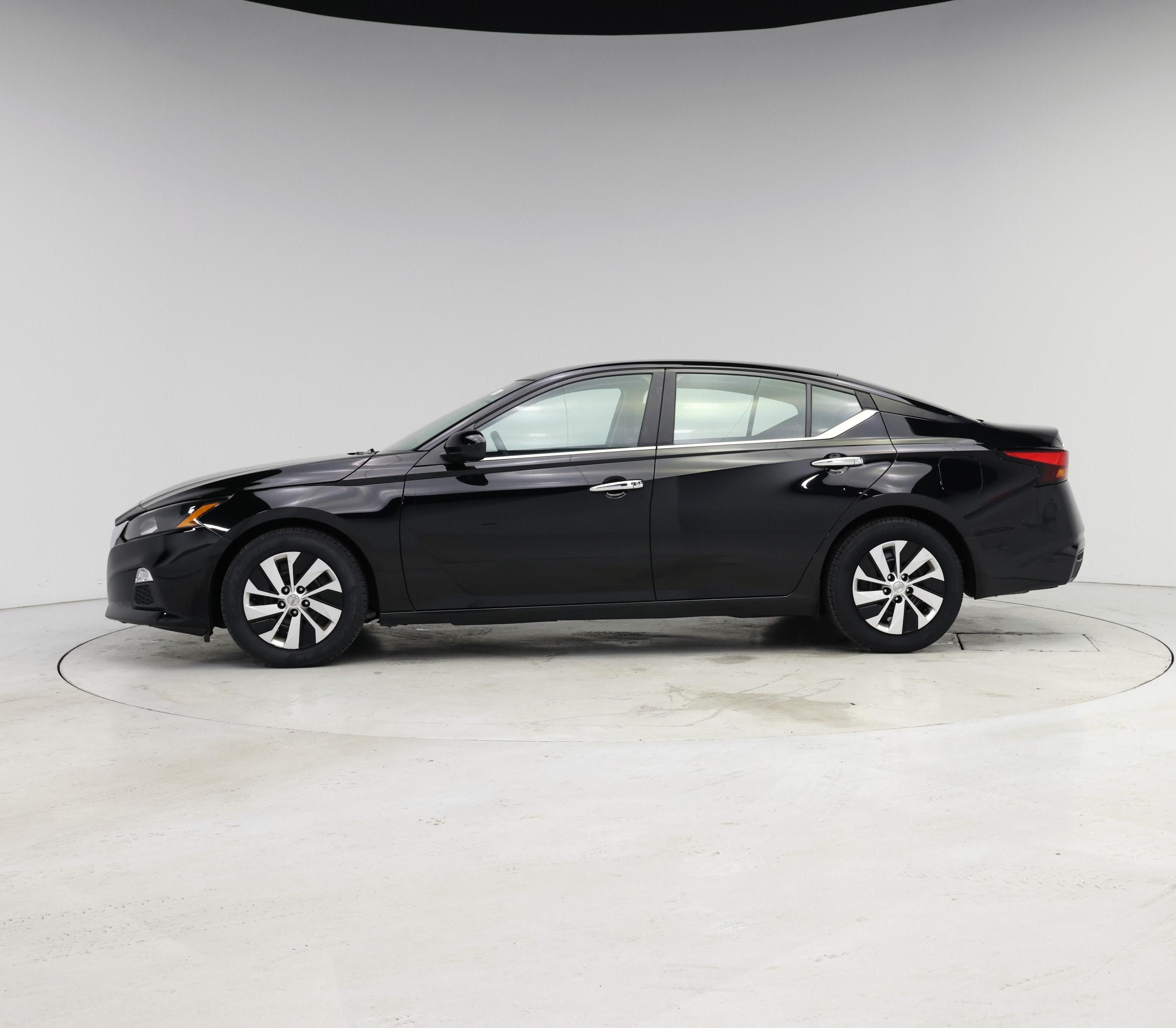 Thumbnail: 2022 Nissan Altima - 3