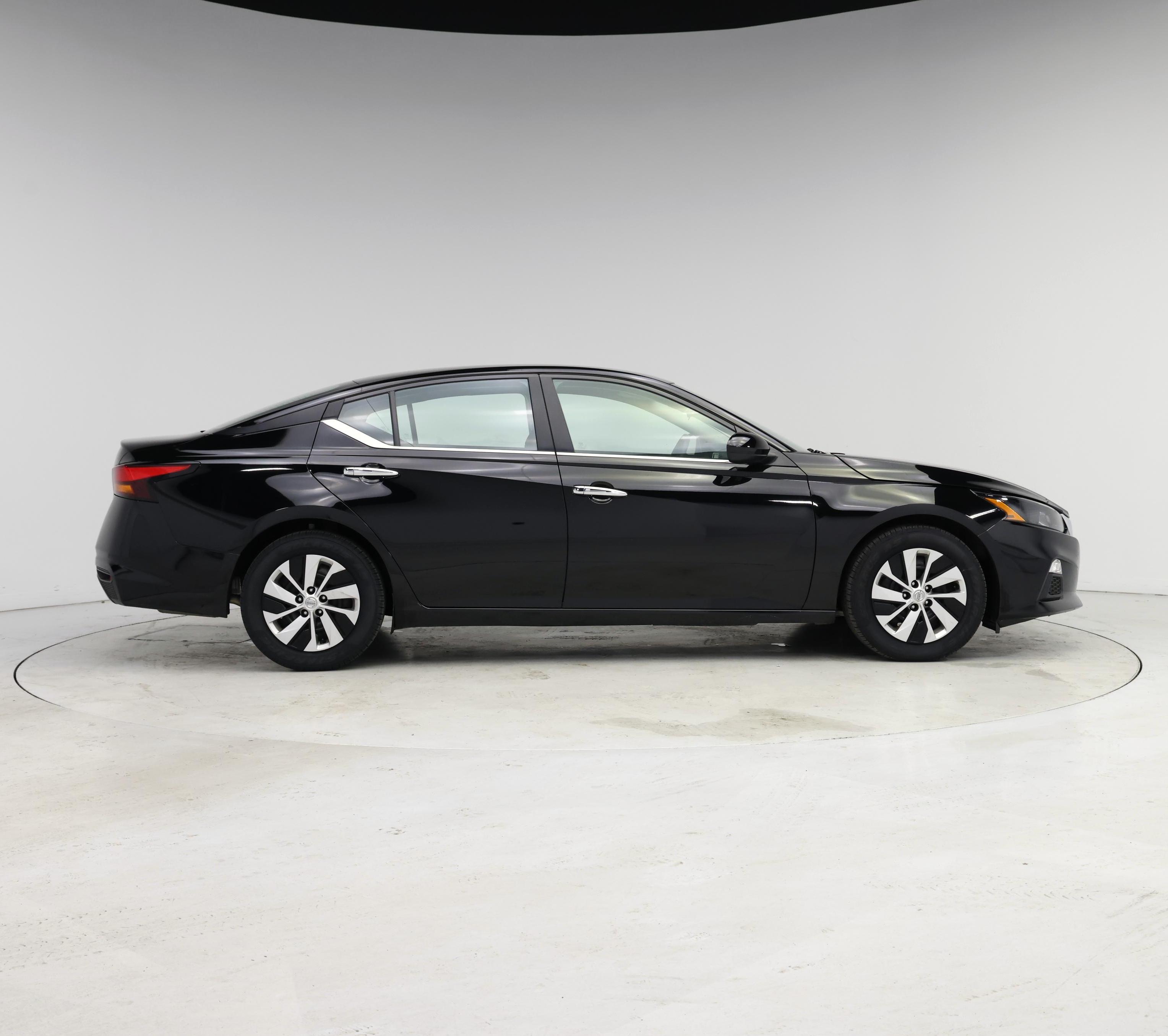 Thumbnail: 2022 Nissan Altima - 7