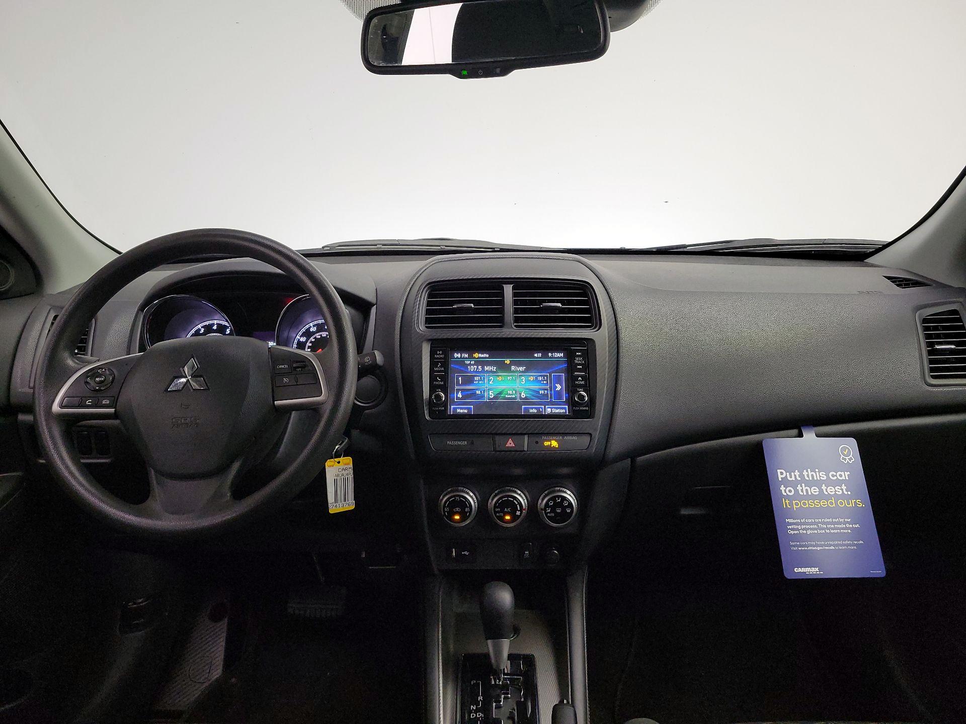 Thumbnail: 2023 Mitsubishi Outlander Sport - 9