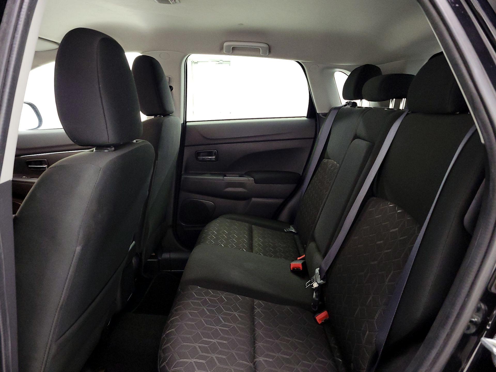 Thumbnail: 2023 Mitsubishi Outlander Sport - 19