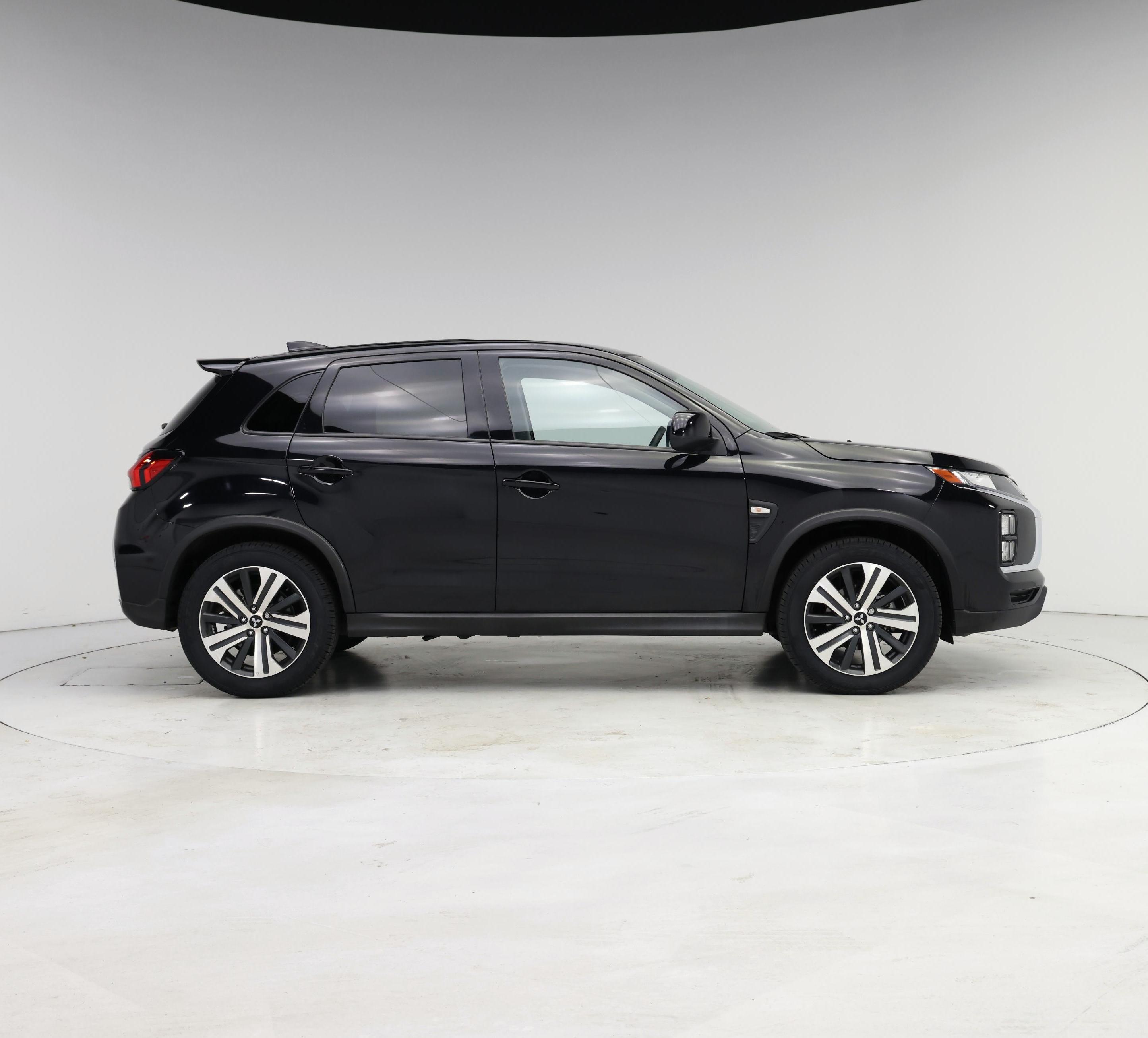 Thumbnail: 2023 Mitsubishi Outlander Sport - 7