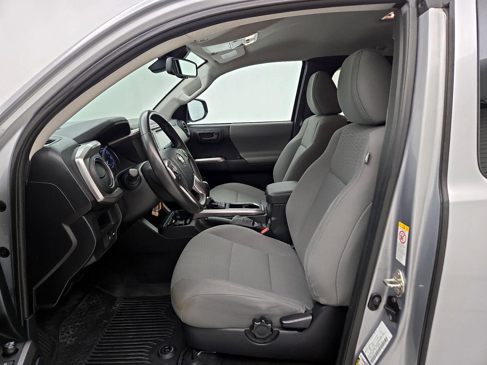 Thumbnail: 2019 Toyota Tacoma - 11