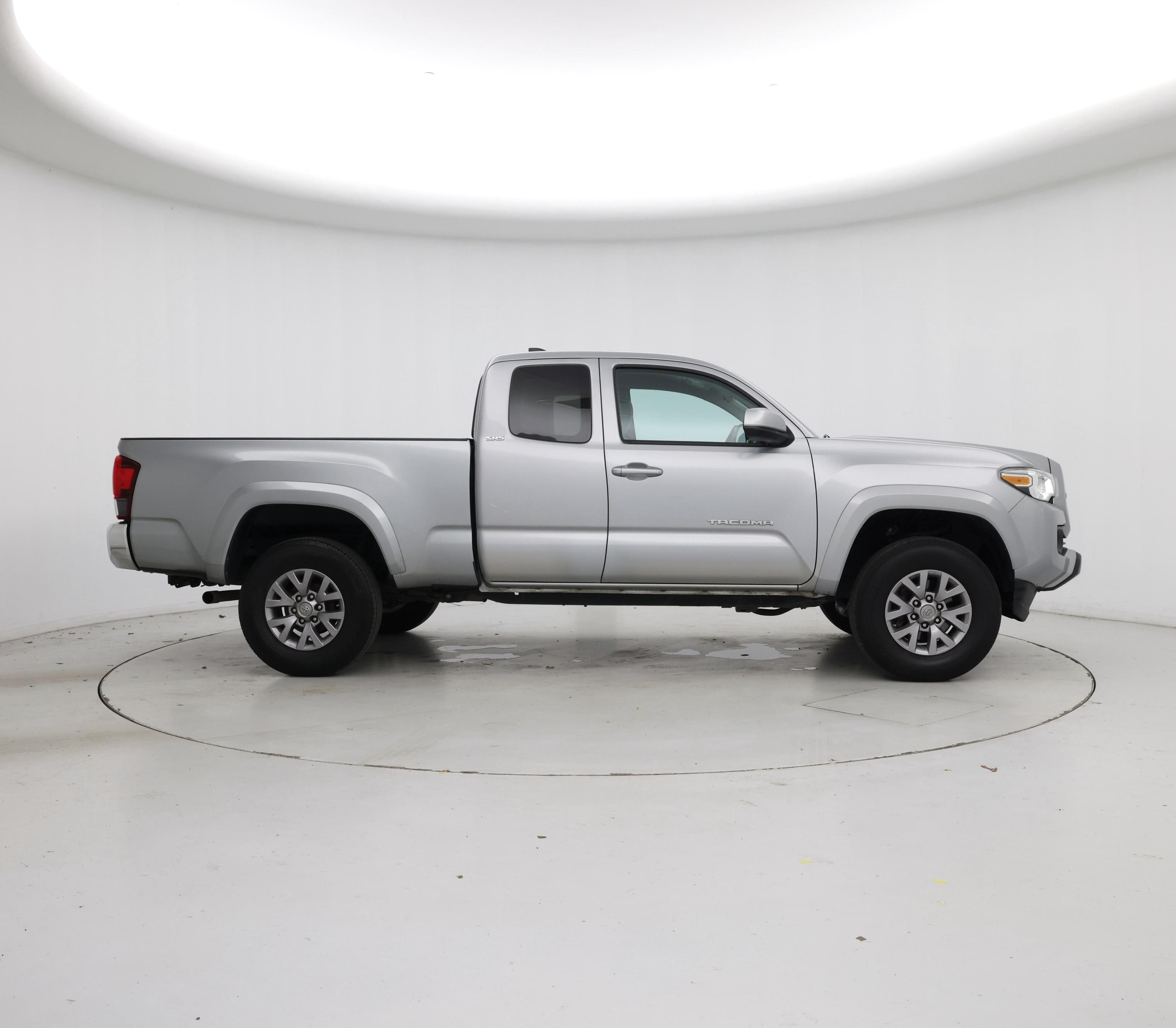 Thumbnail: 2019 Toyota Tacoma - 7