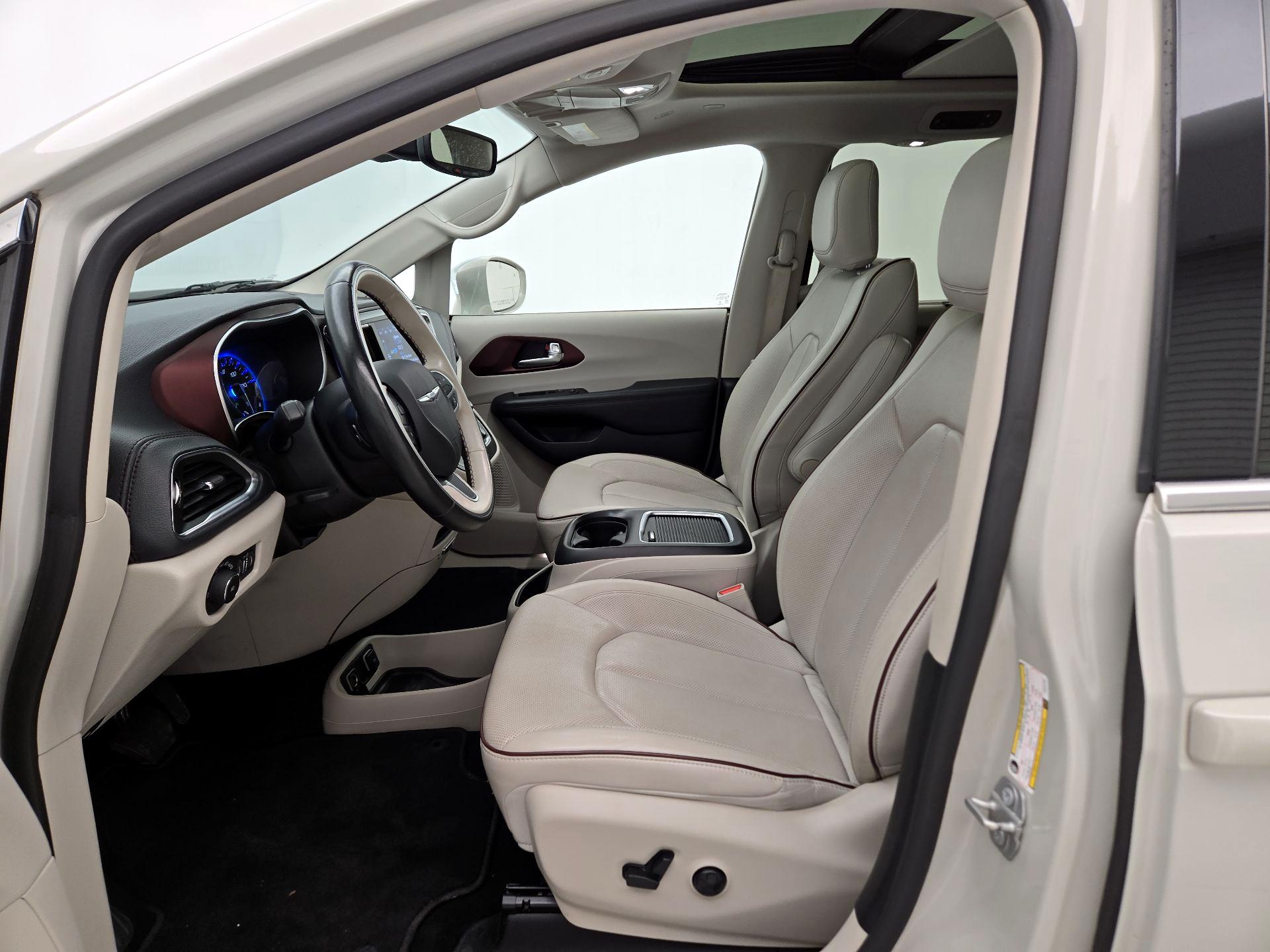 Thumbnail: 2020 Chrysler Pacifica - 11