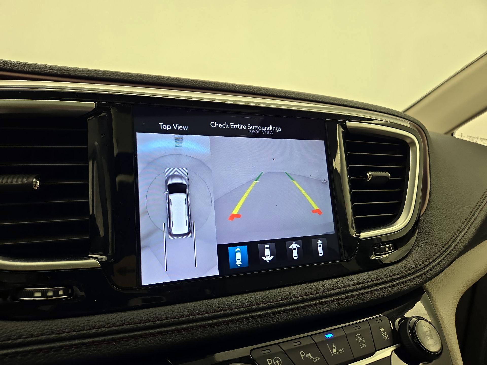Thumbnail: 2020 Chrysler Pacifica - 14