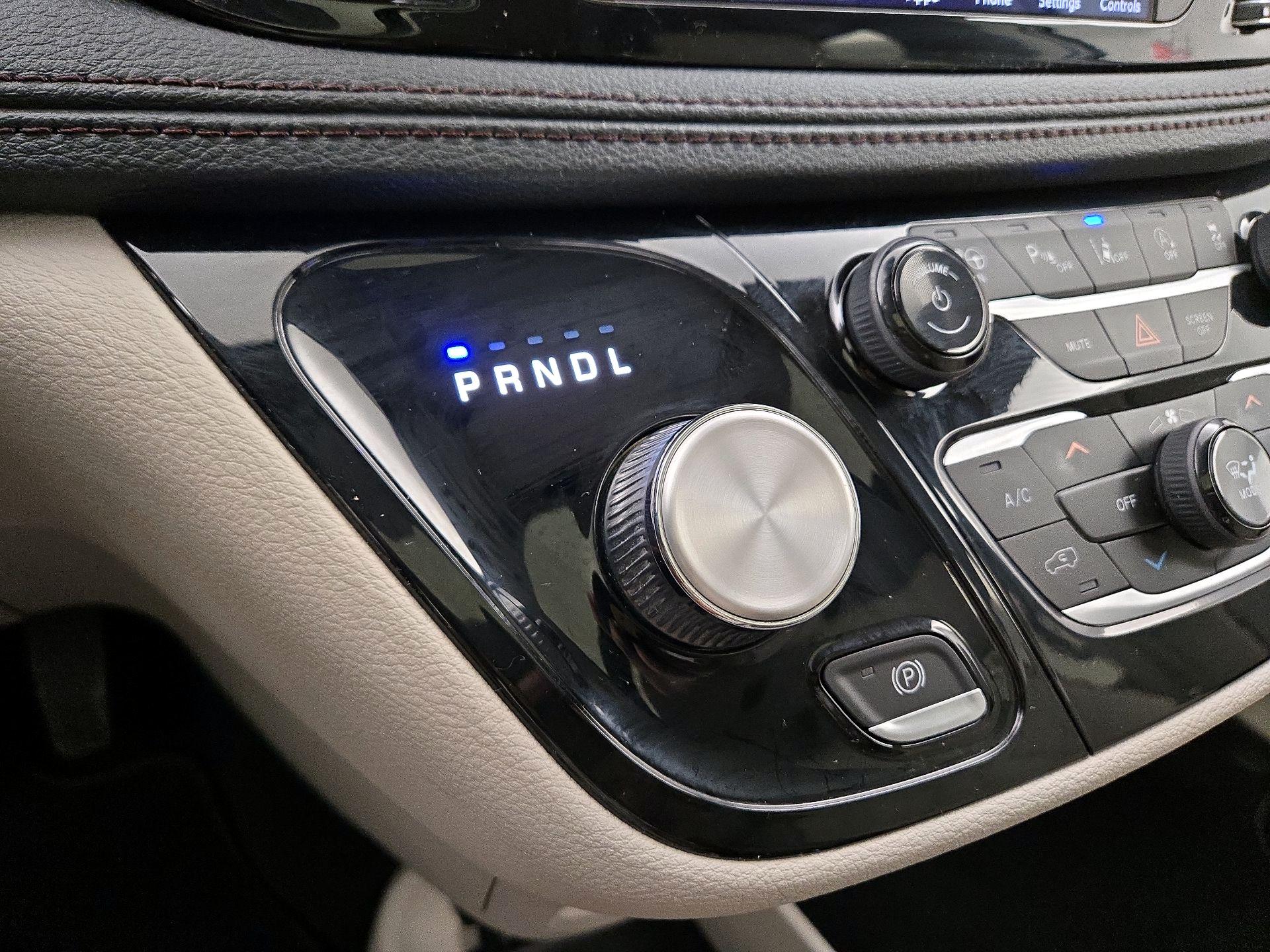 Thumbnail: 2020 Chrysler Pacifica - 17